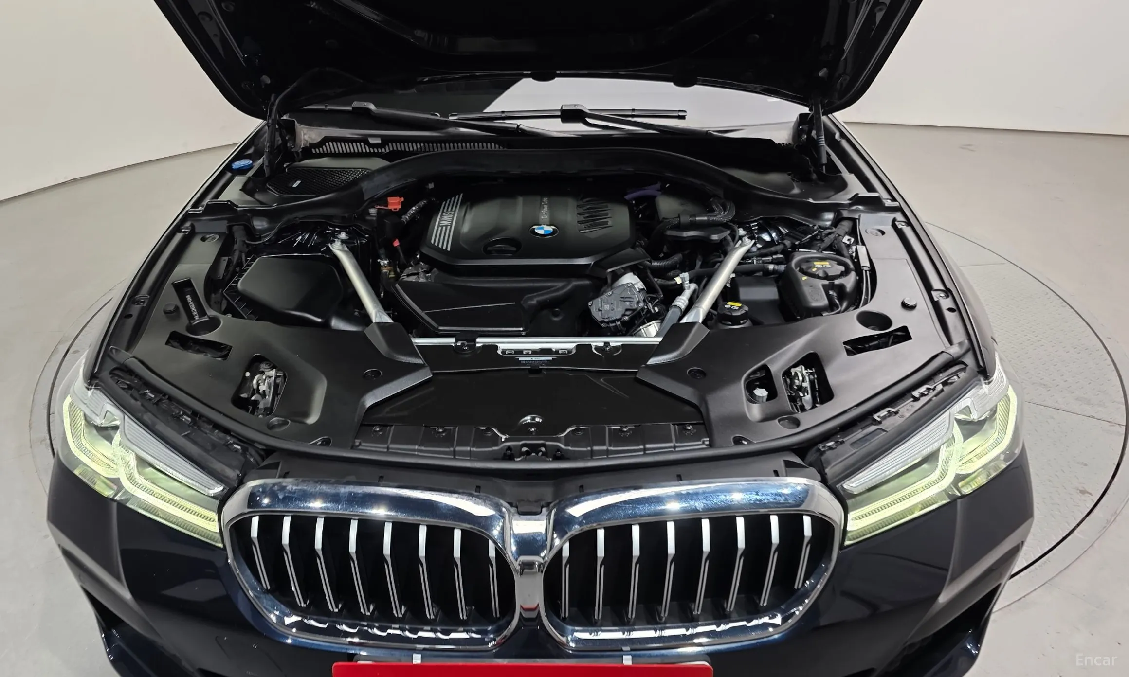 BMW 5 Series (G30) превью 6