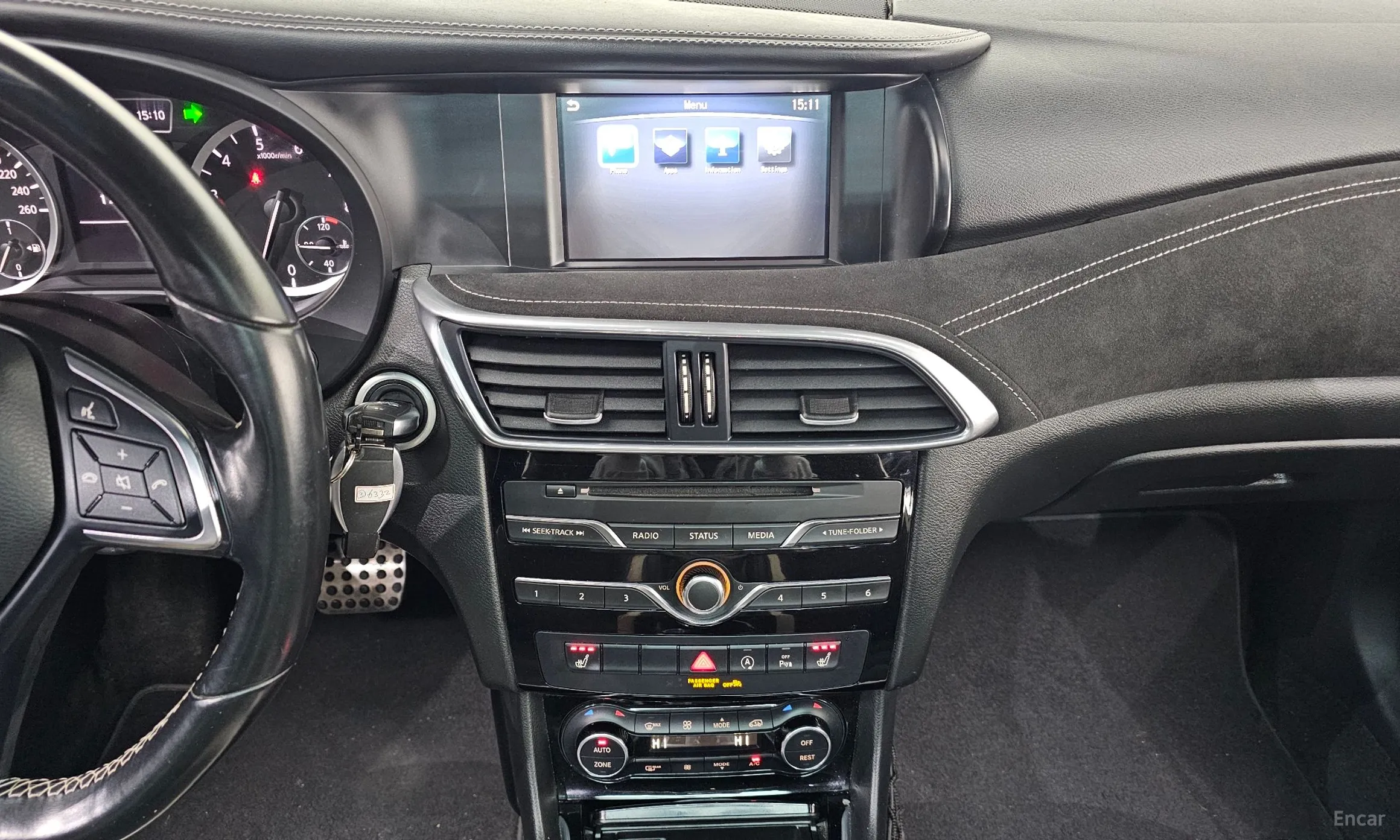 Infiniti Q30 превью 16