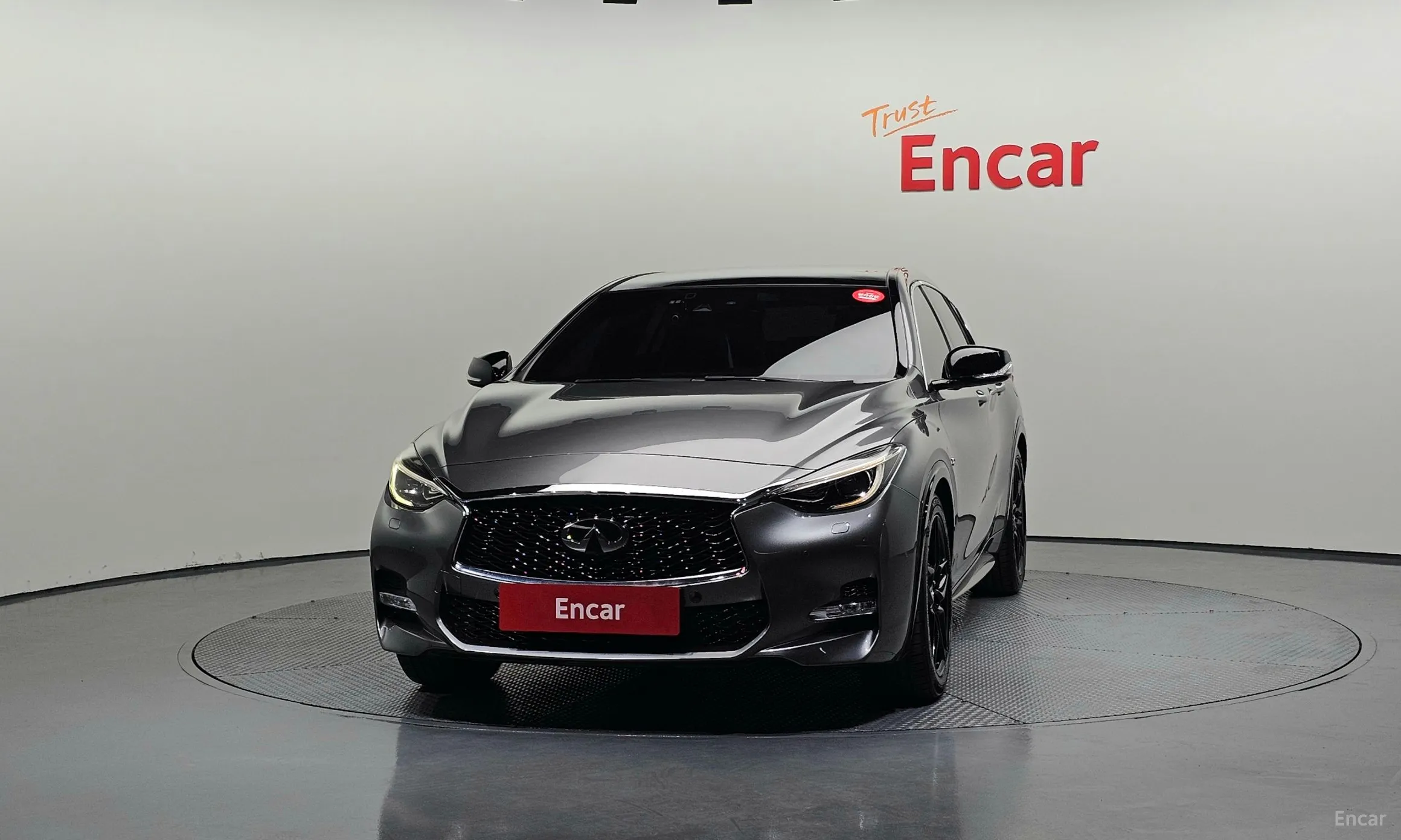 Infiniti Q30 превью 3