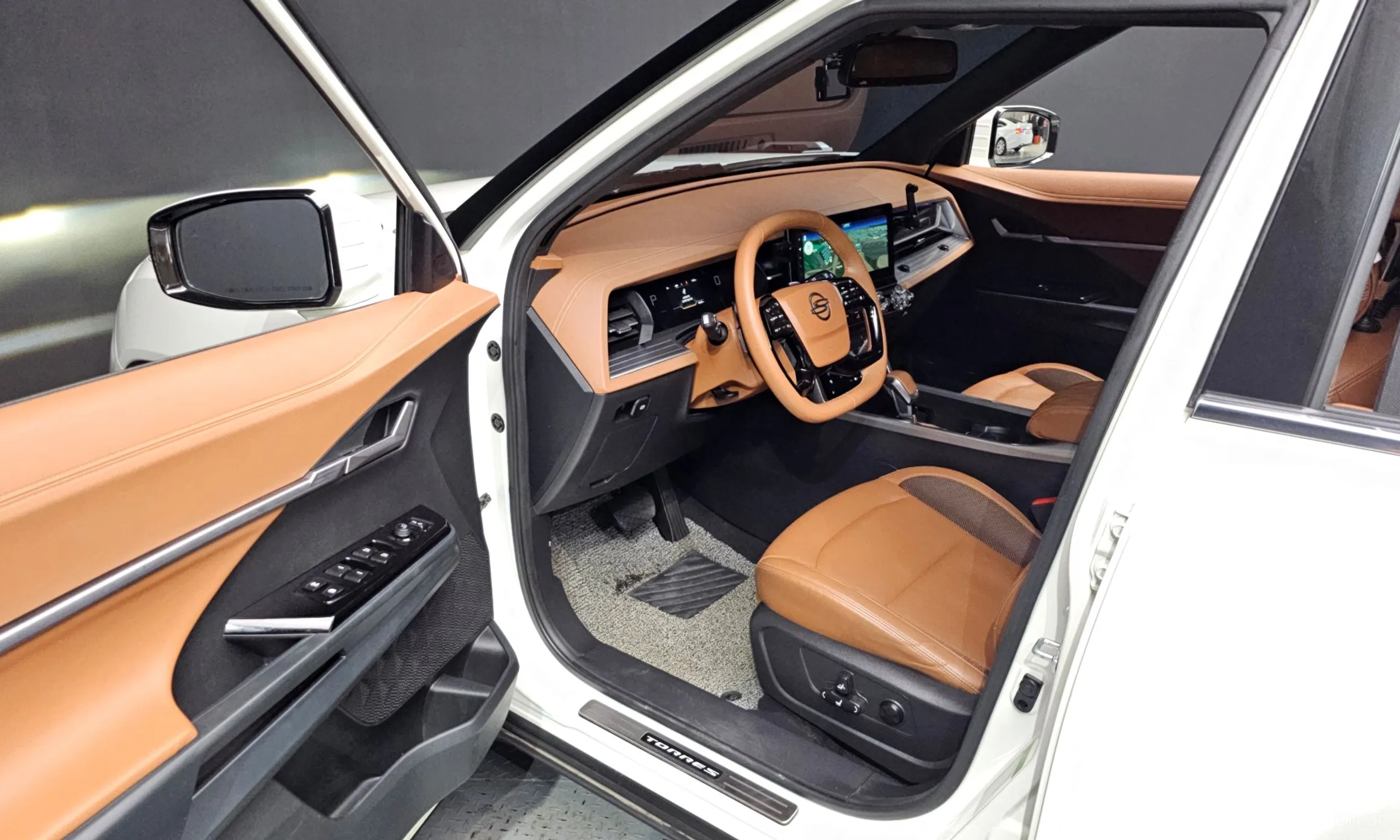 KG Mobility (SsangYong) Torres превью 10