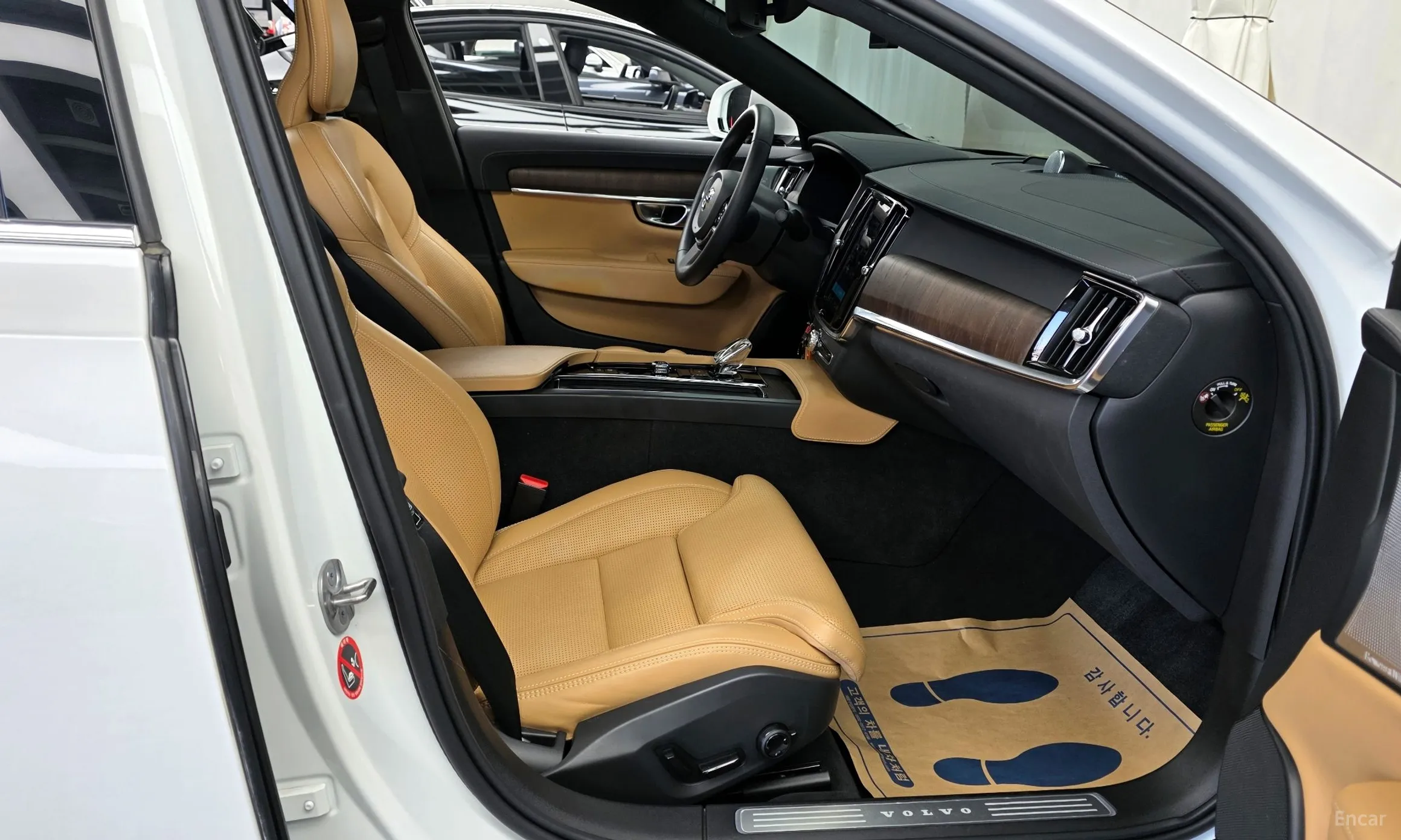 Volvo S90 превью 11