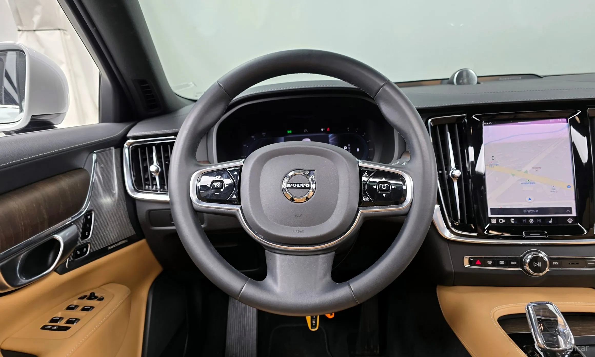 Volvo S90 превью 13
