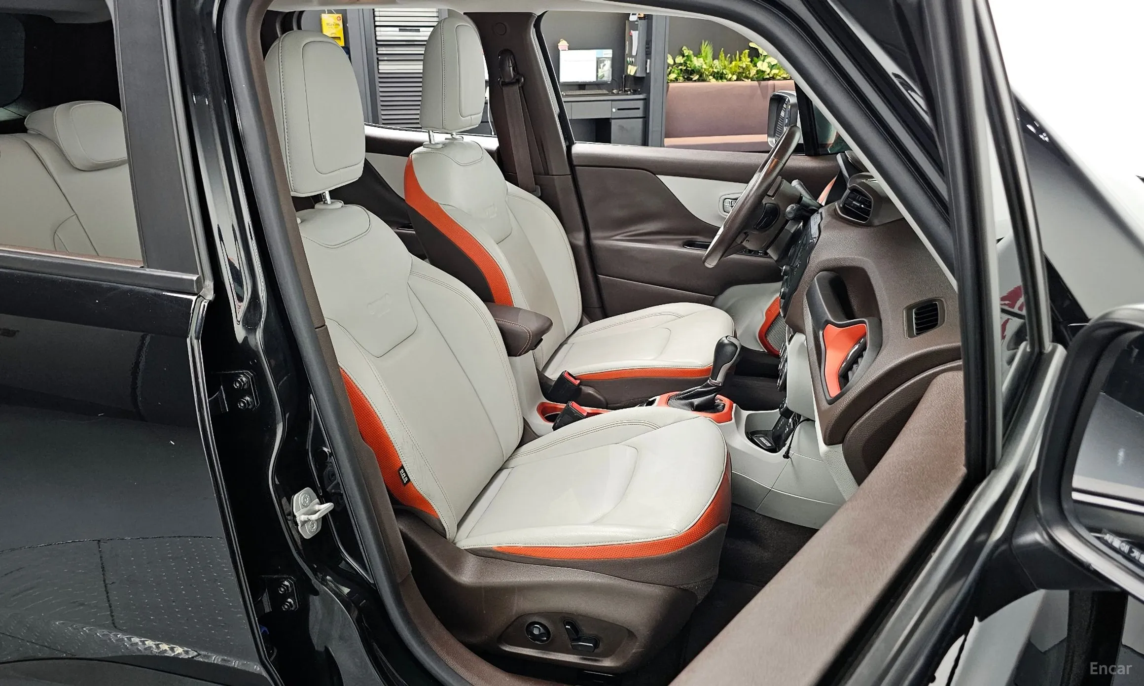 Jeep Renegade превью 10