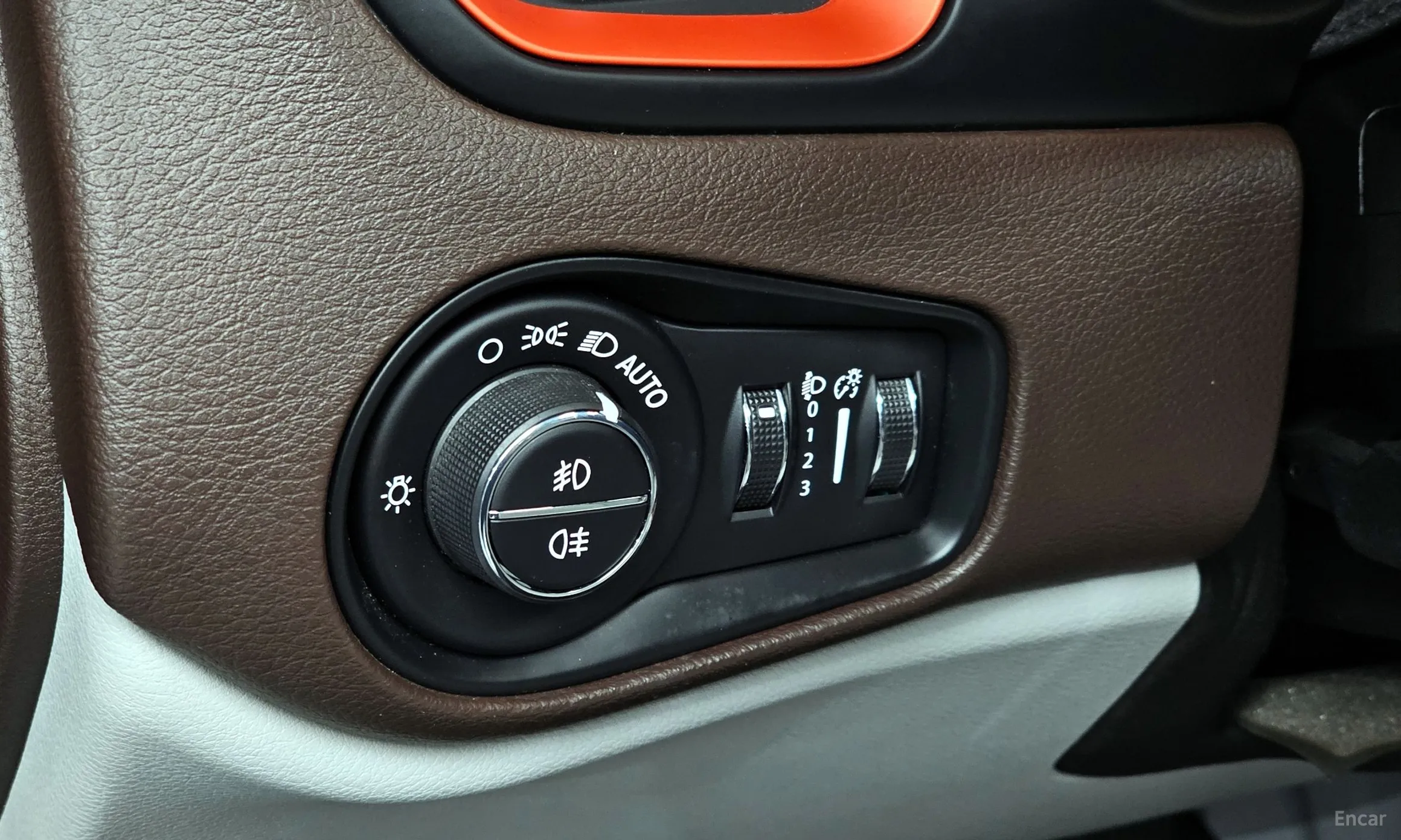 Jeep Renegade превью 16