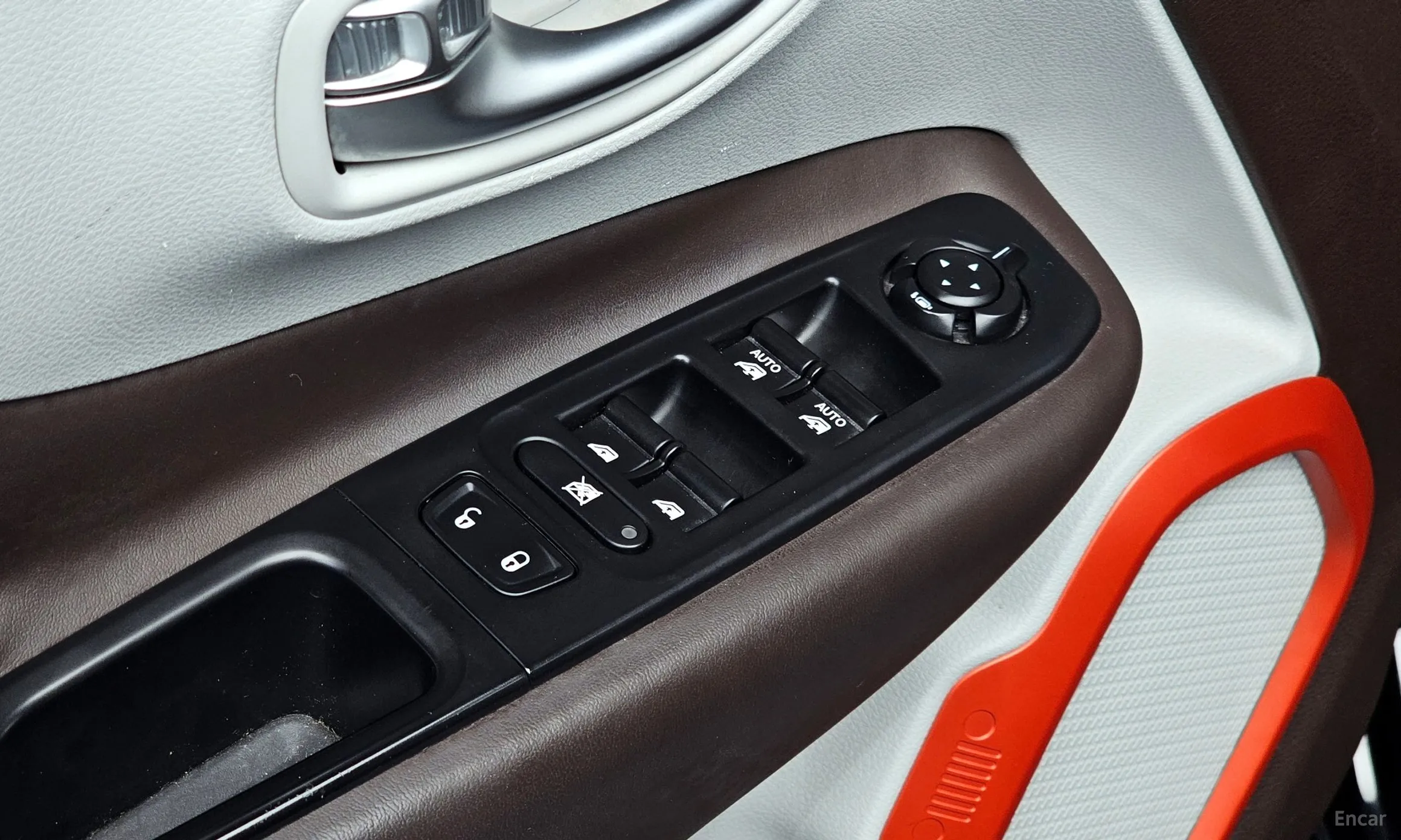 Jeep Renegade превью 18