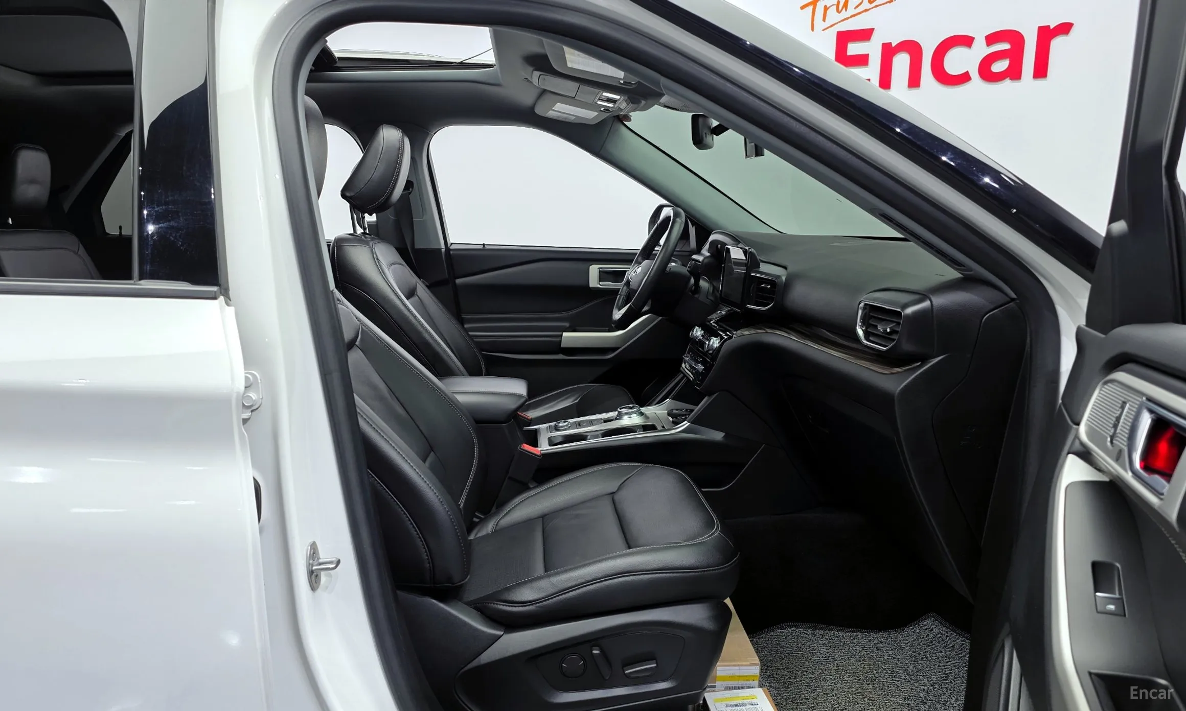 Ford Explorer 6th Generation превью 10