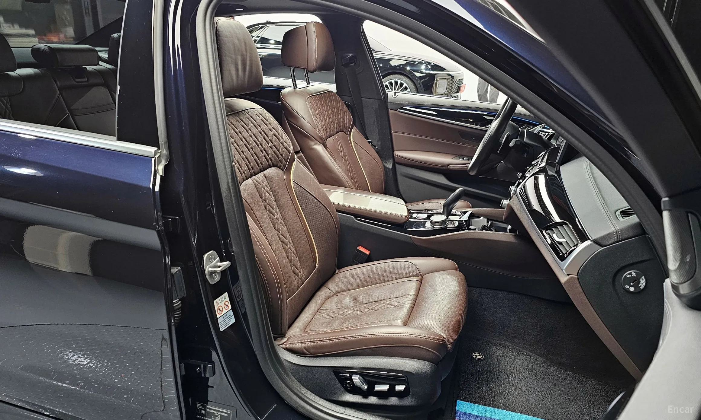 BMW 5 Series (G30) превью 10