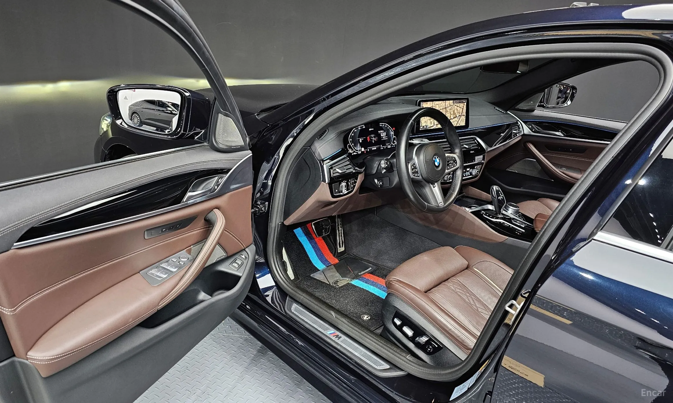 BMW 5 Series (G30) превью 11