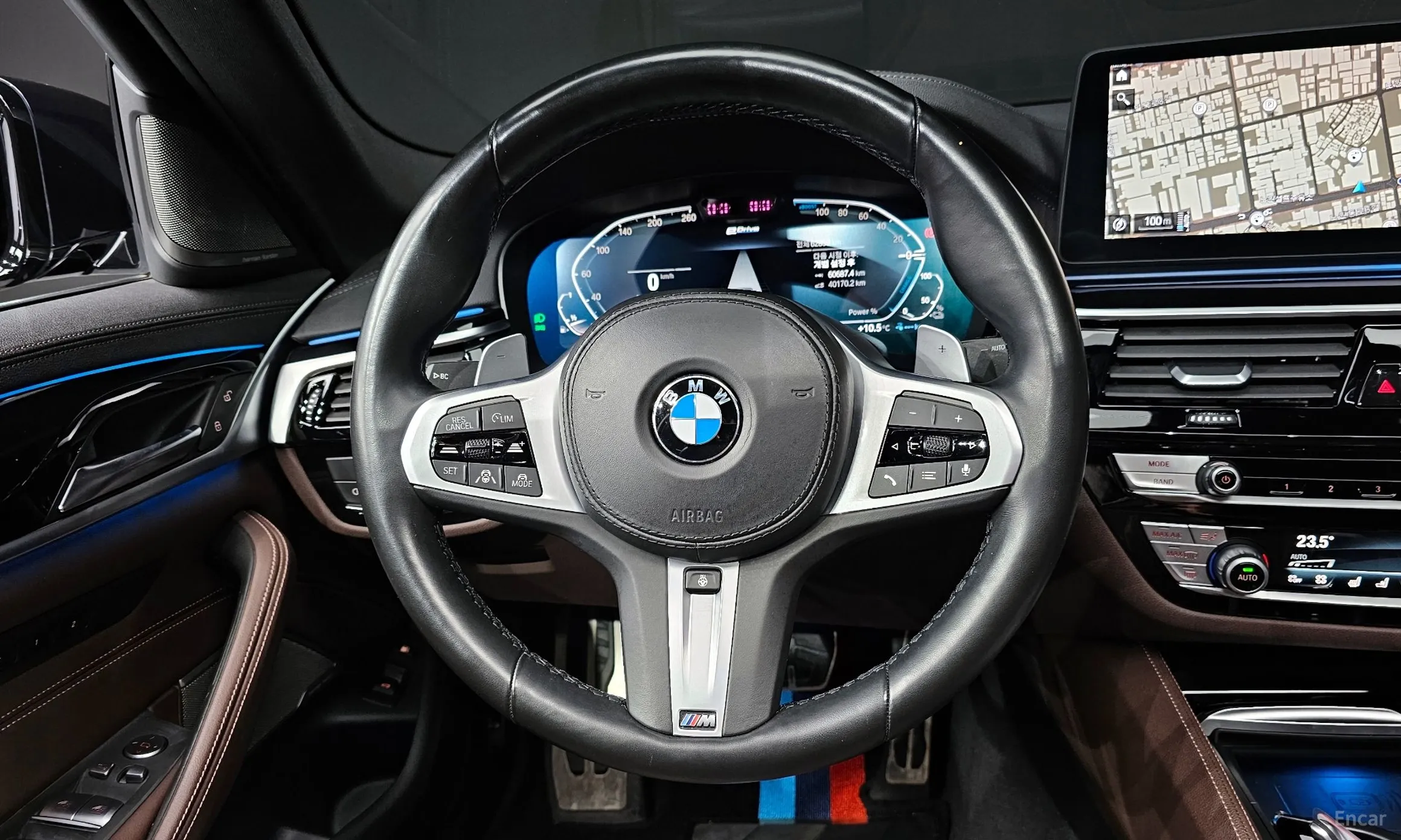 BMW 5 Series (G30) превью 13