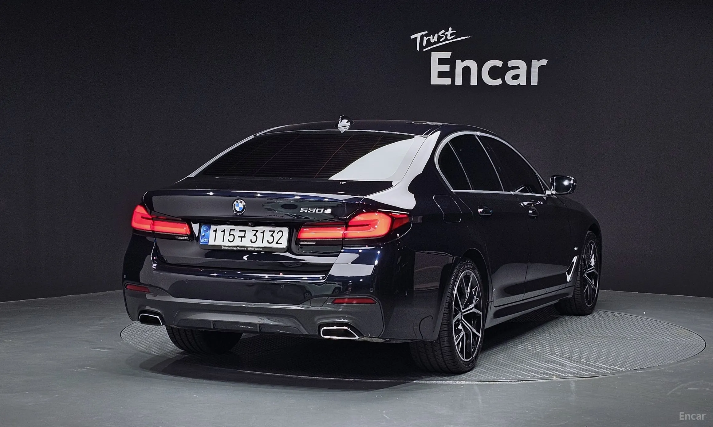 BMW 5 Series (G30) превью 2