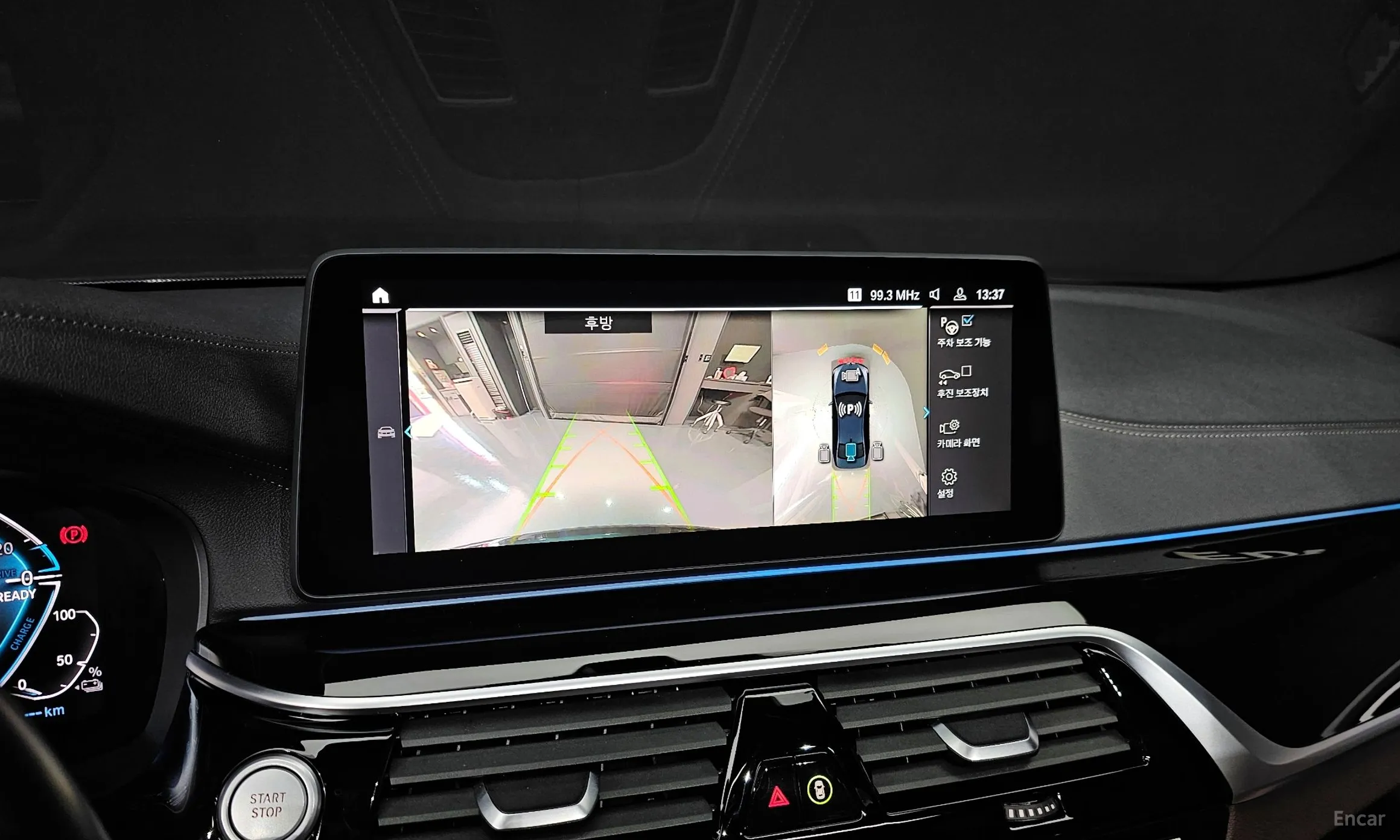 BMW 5 Series (G30) превью 17