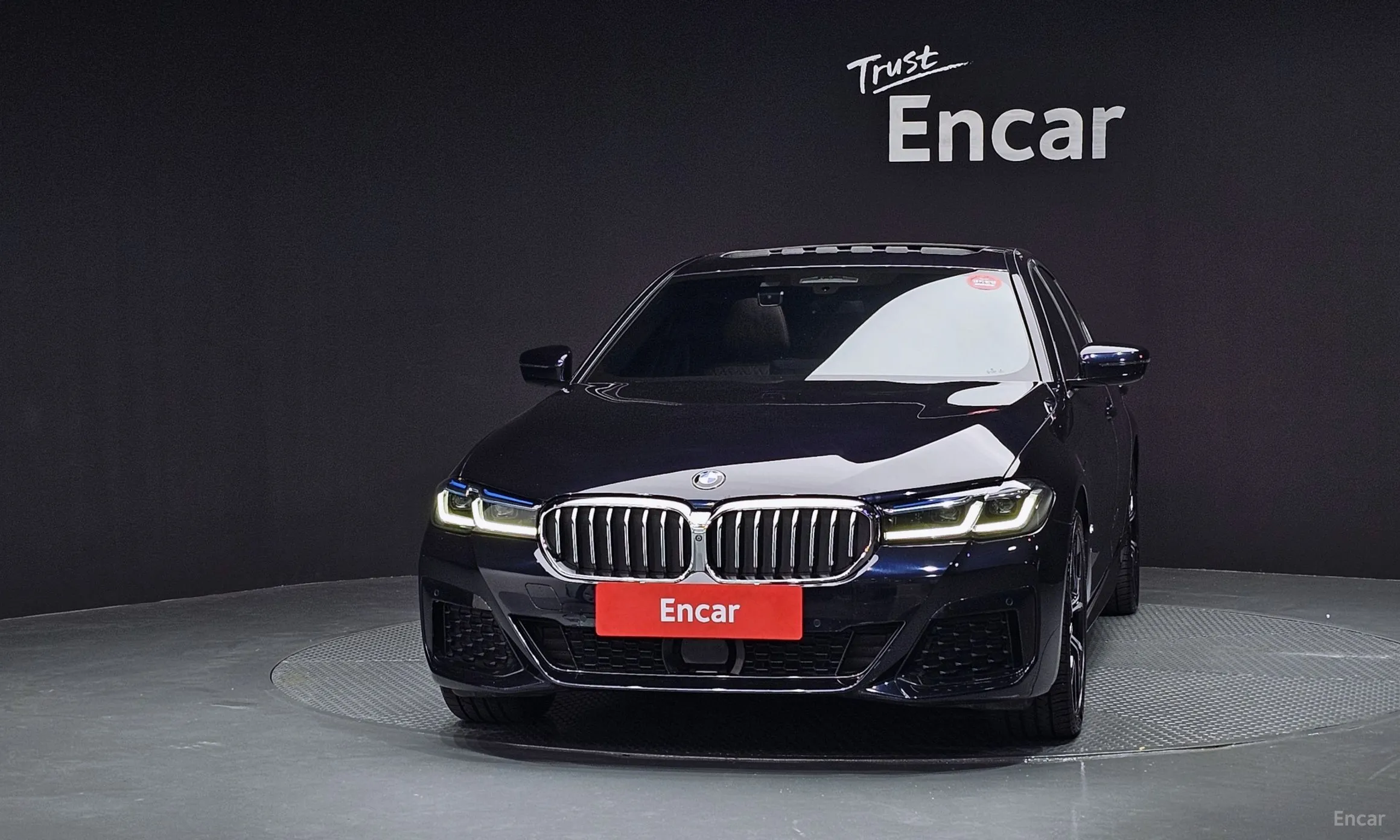 BMW 5 Series (G30) превью 3