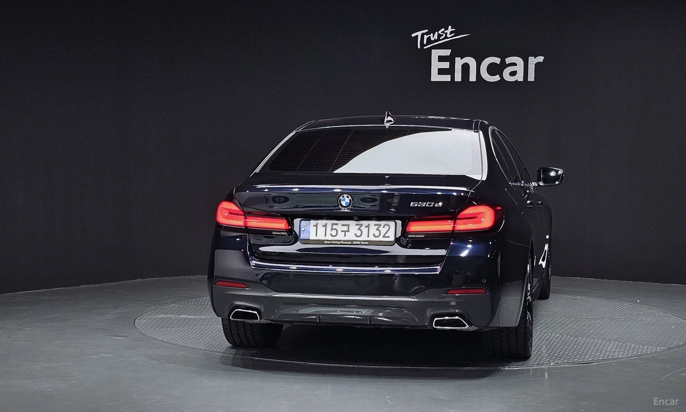 BMW 5 Series (G30) превью 4