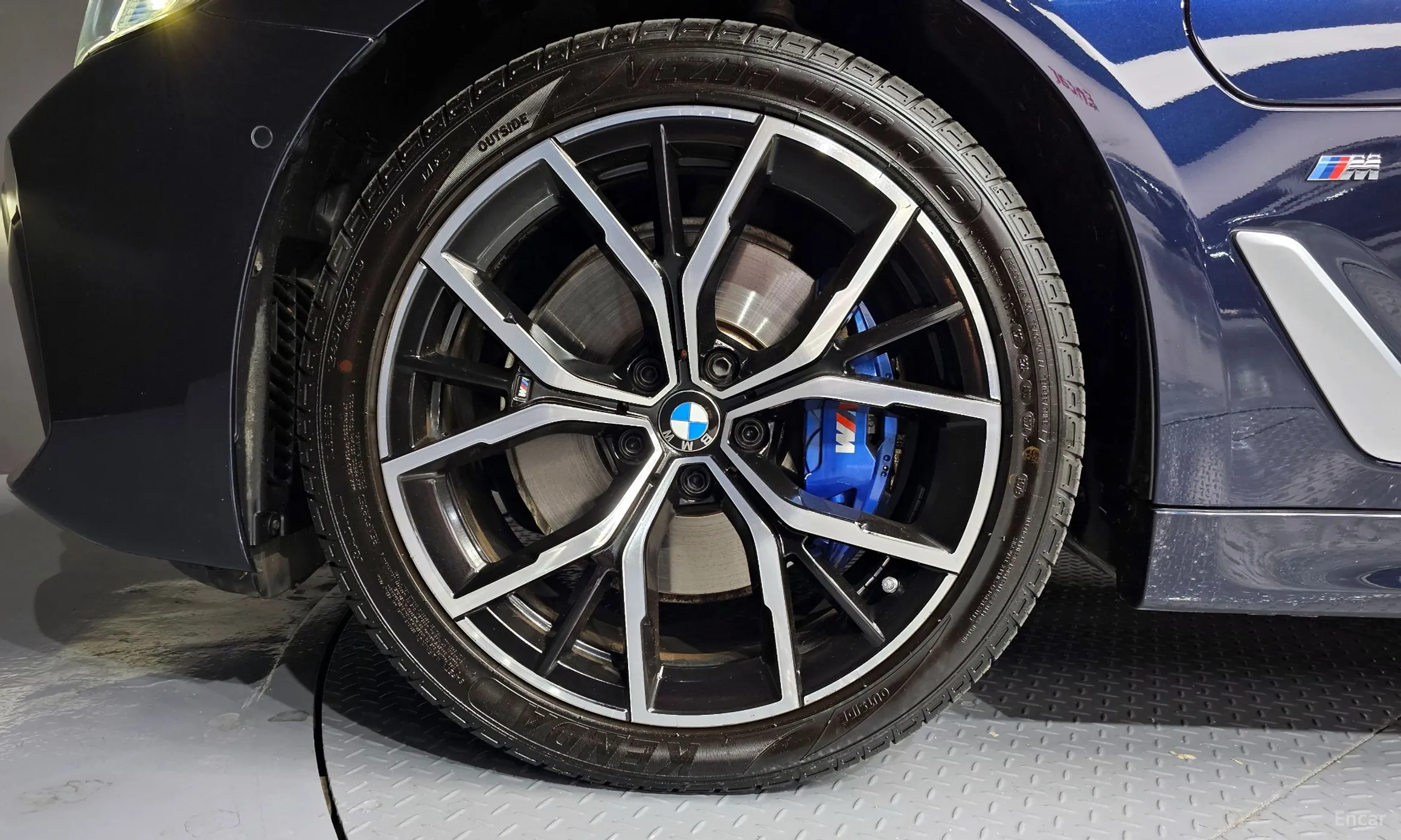 BMW 5 Series (G30) превью 5