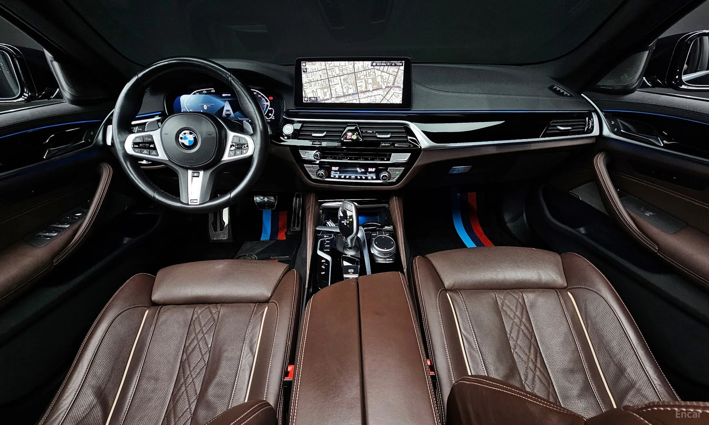 BMW 5 Series (G30) превью 7