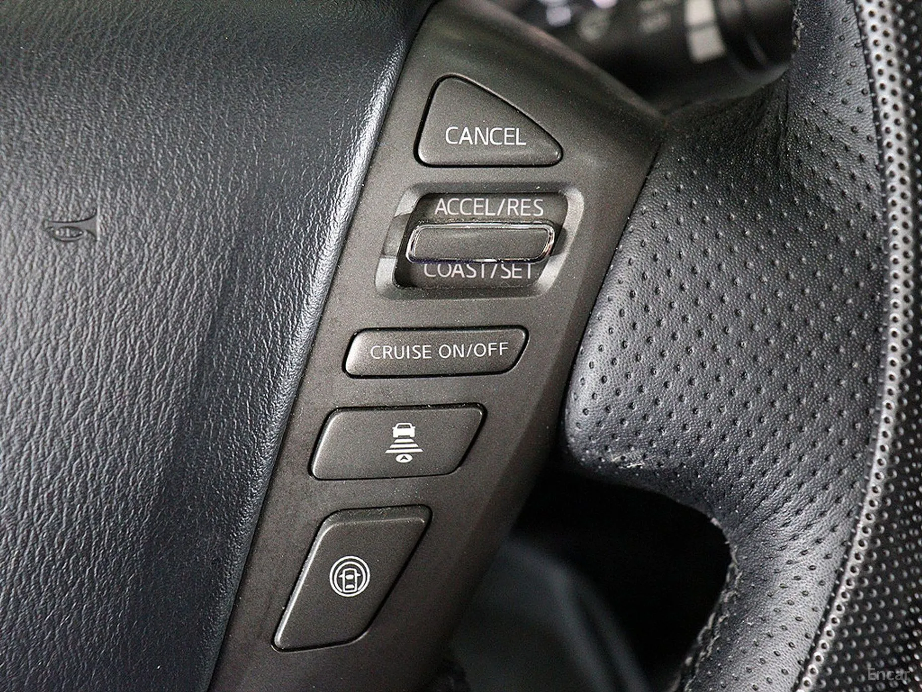 Infiniti QX56 превью 10