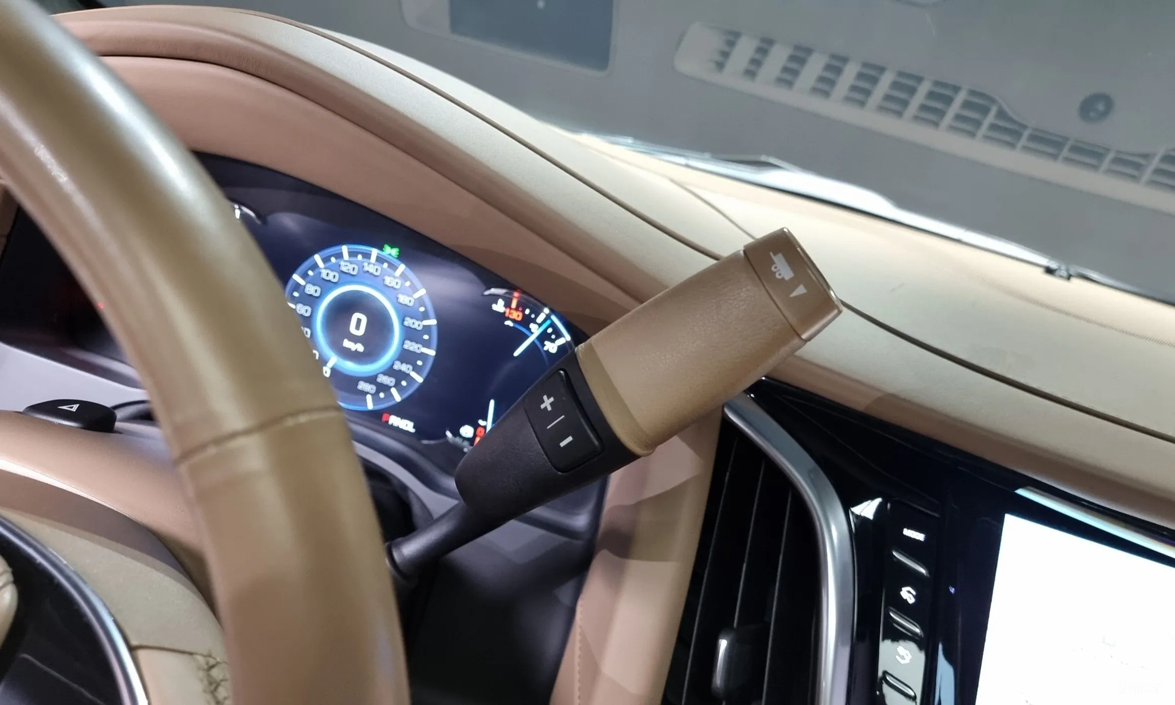 Cadillac Escalade превью 9