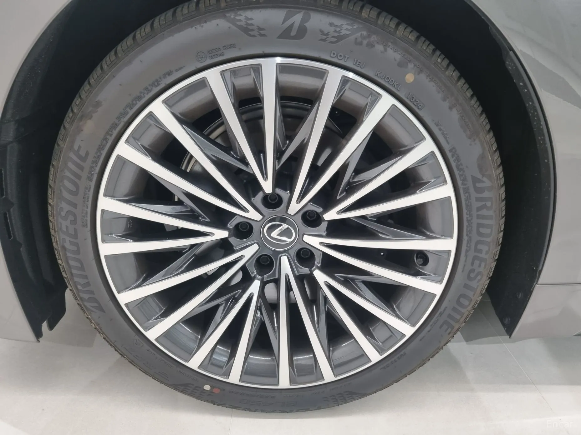 Lexus LS500 5th Generation превью 5