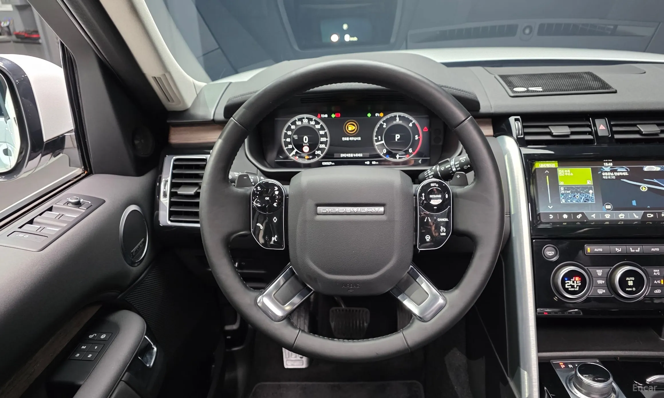 Land Rover Discovery 5 превью 13