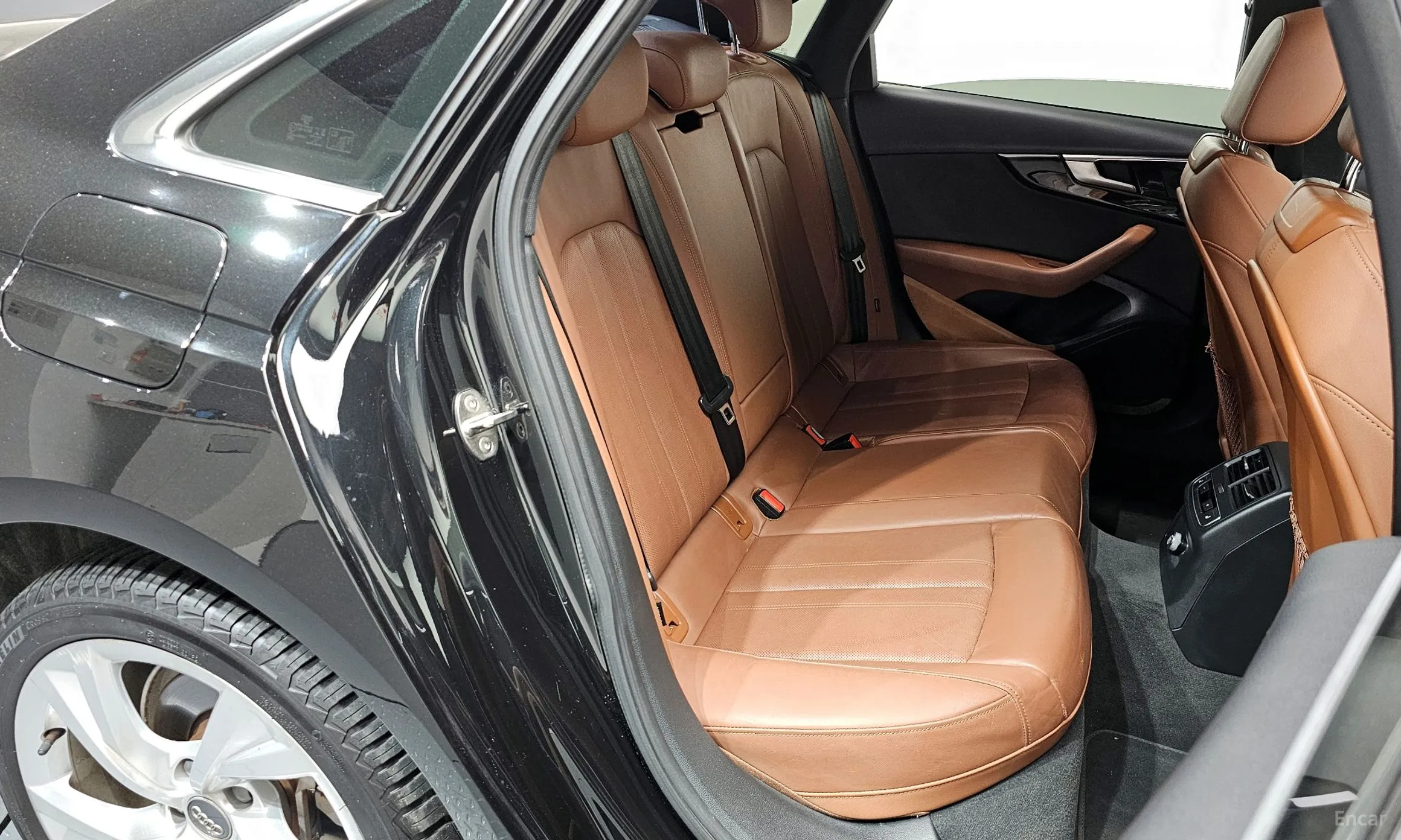 Audi A4 (B9) превью 12