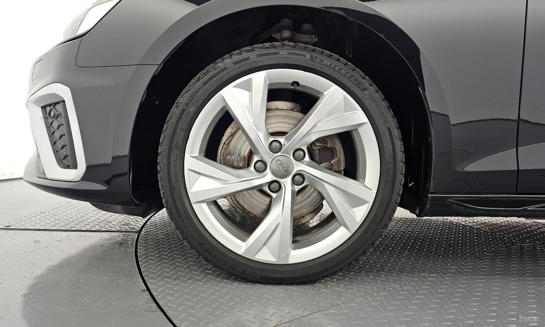Audi A4 (B9) превью 5