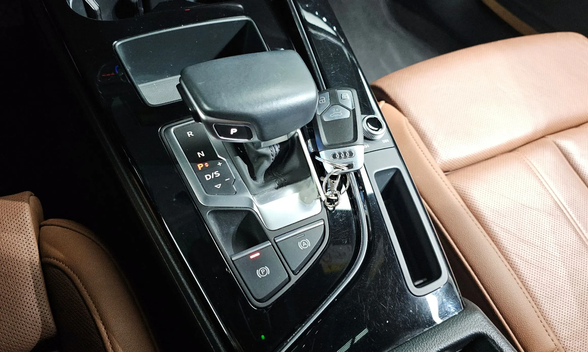 Audi A4 (B9) превью 9