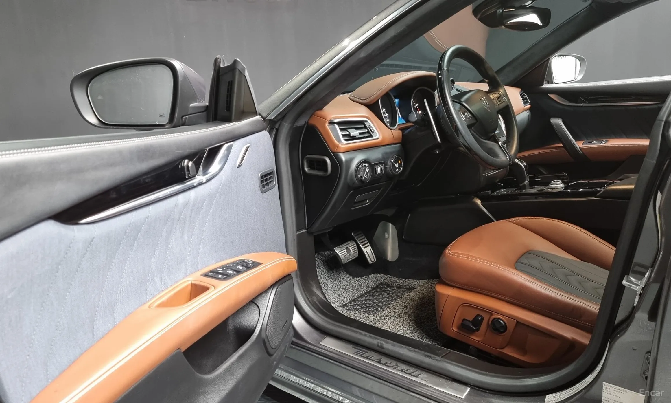 Maserati Ghibli превью 10
