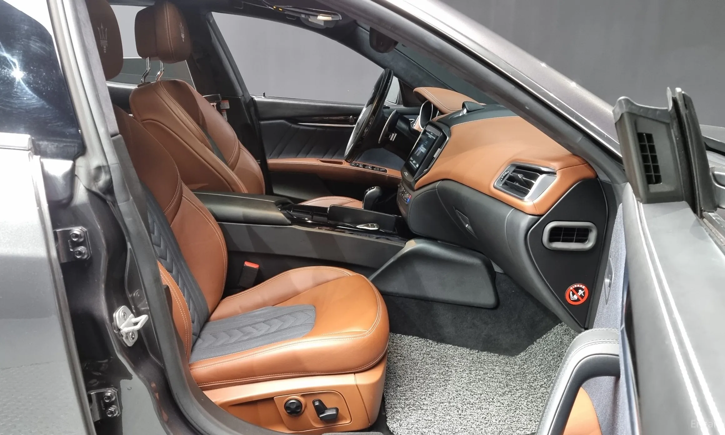 Maserati Ghibli превью 11