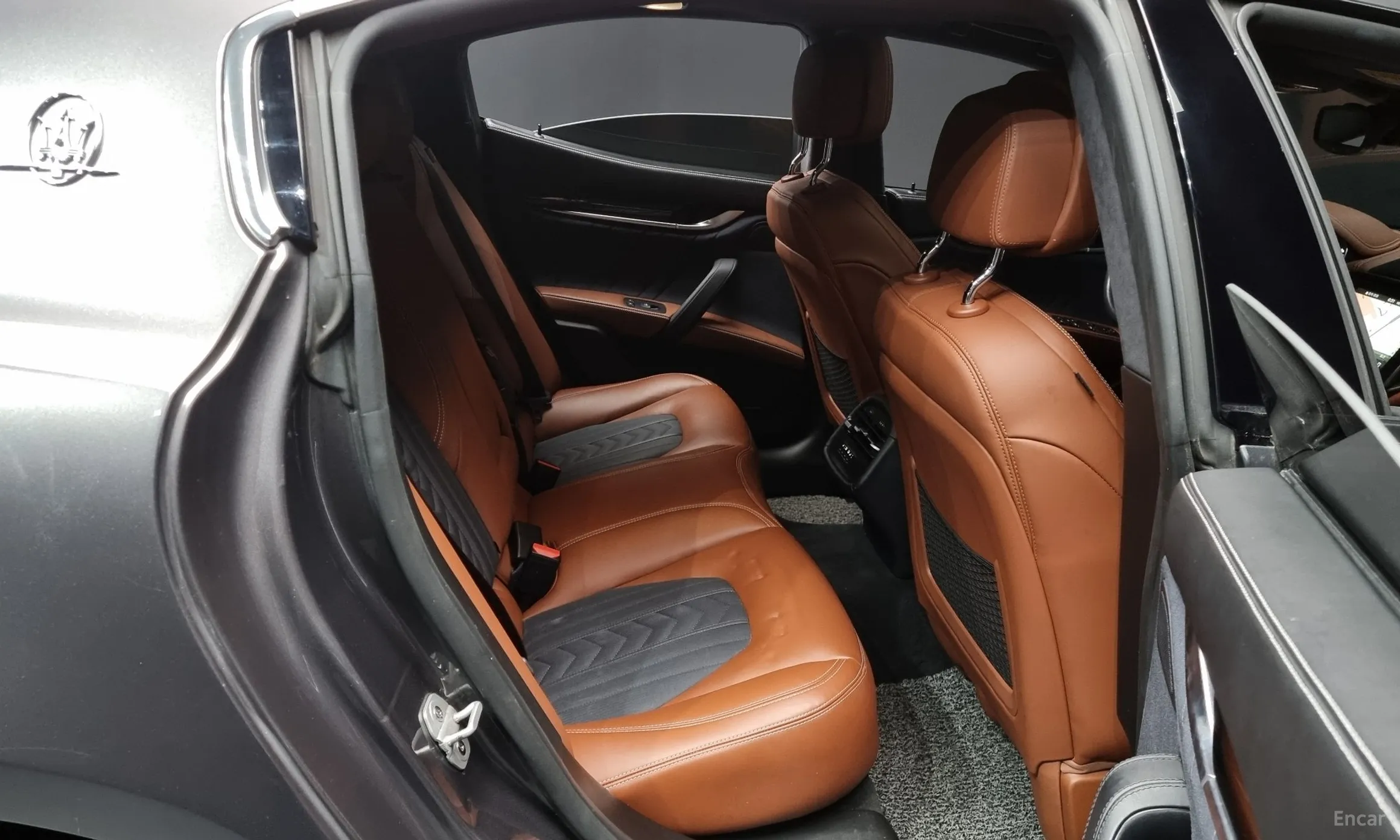 Maserati Ghibli превью 12
