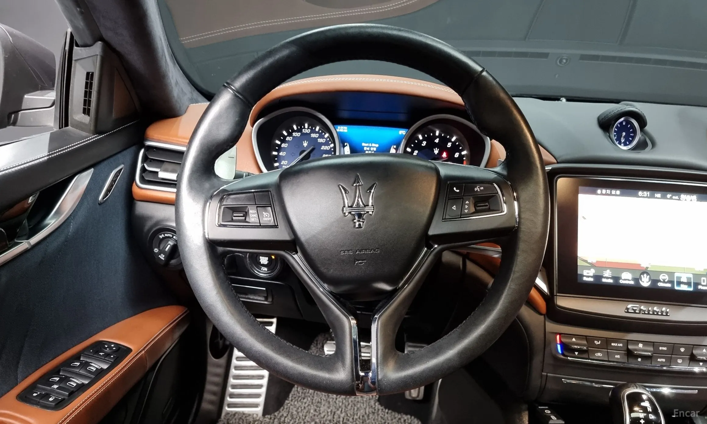 Maserati Ghibli превью 13