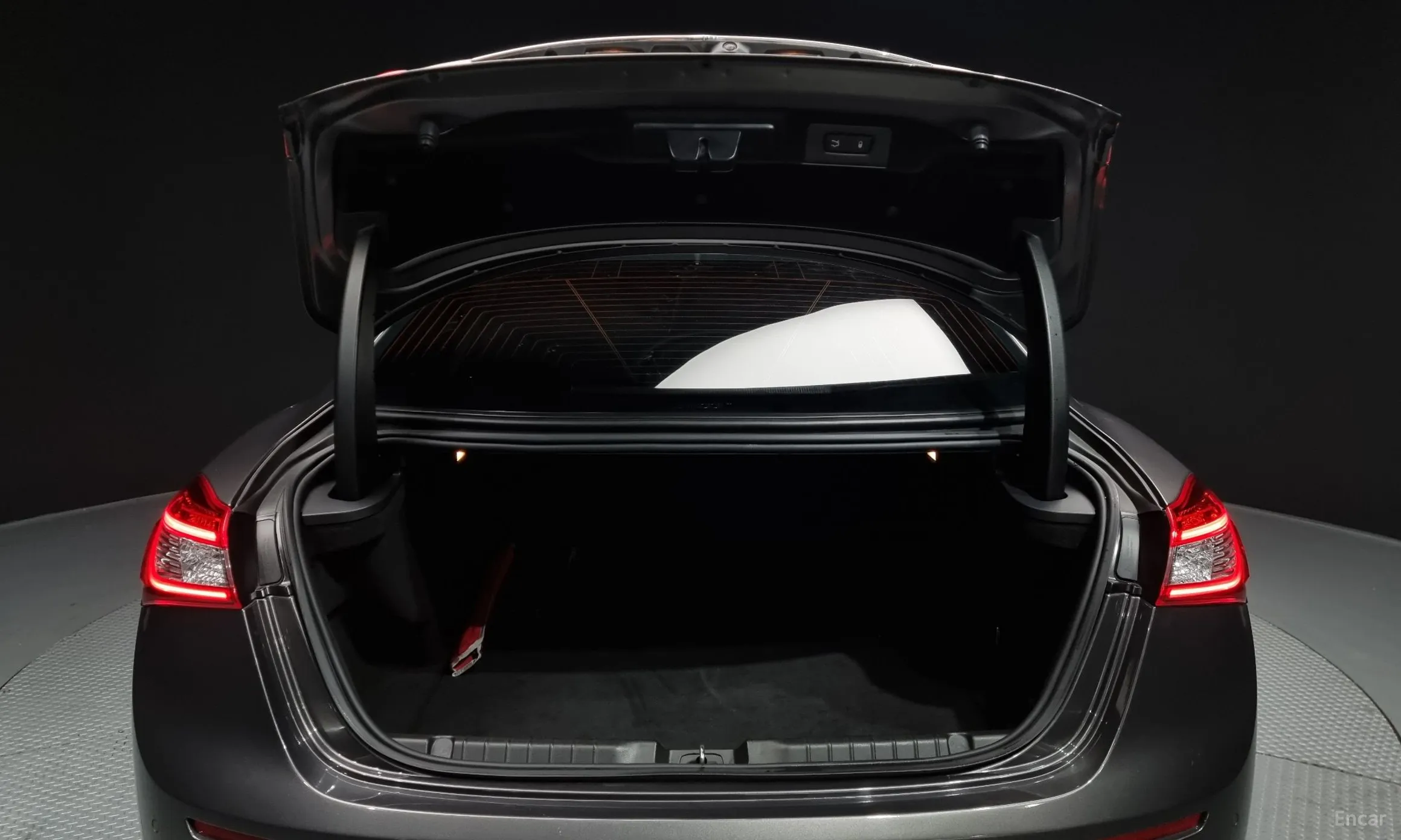 Maserati Ghibli превью 20