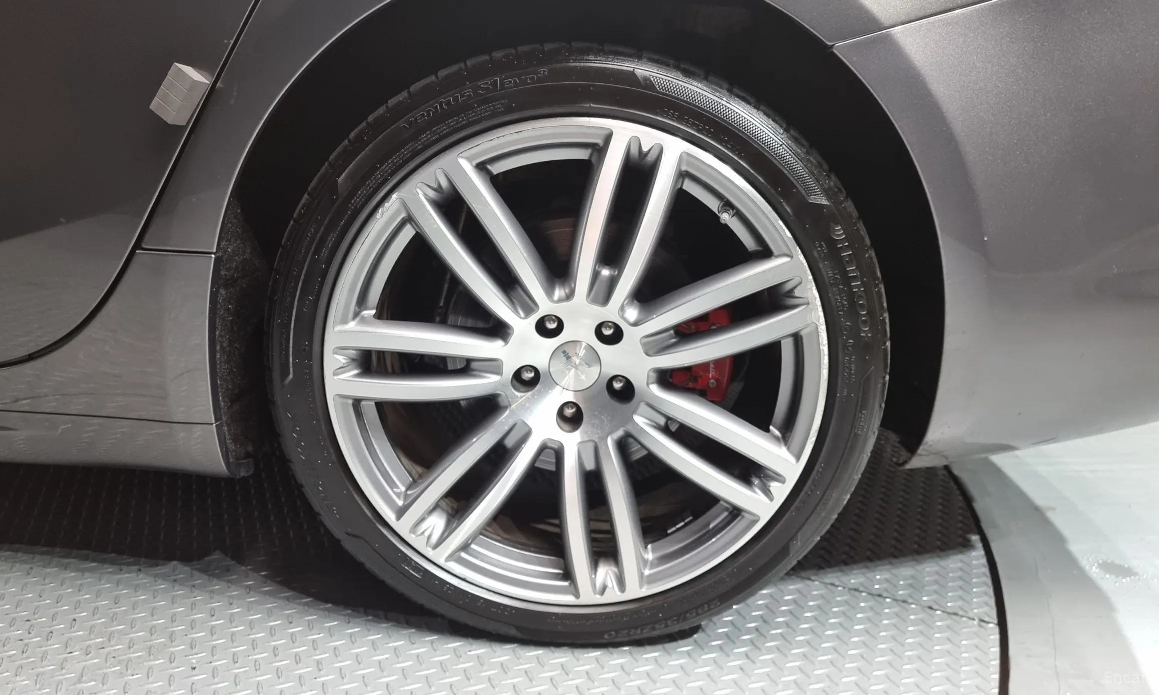 Maserati Ghibli превью 5