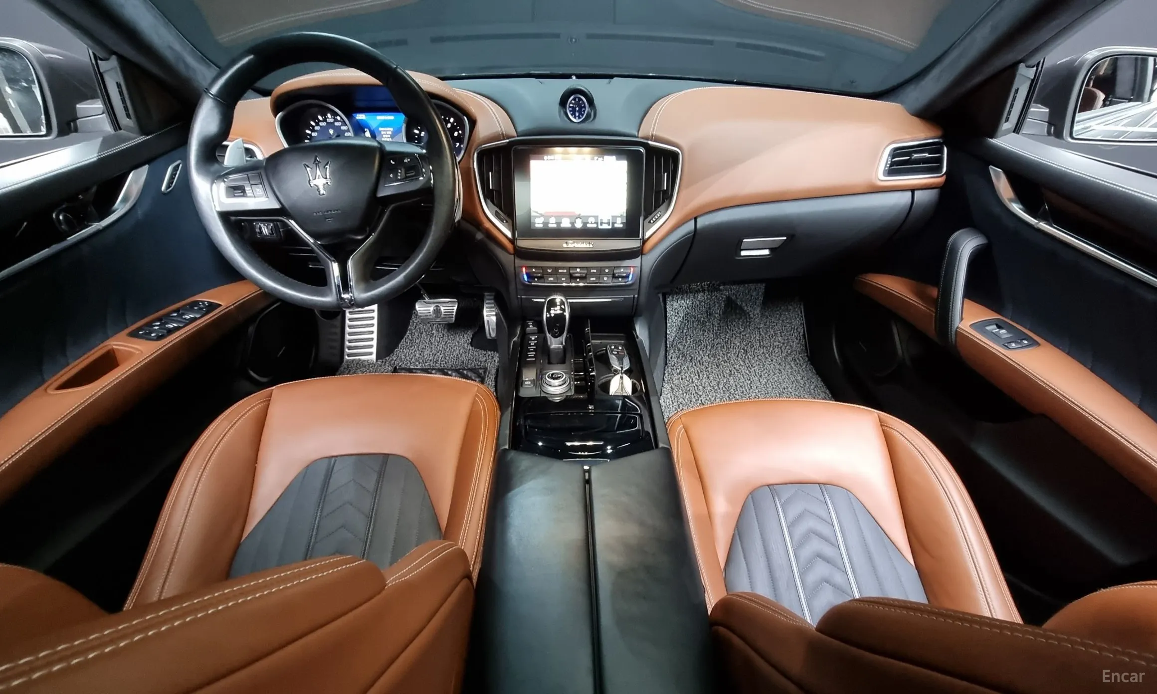 Maserati Ghibli превью 7