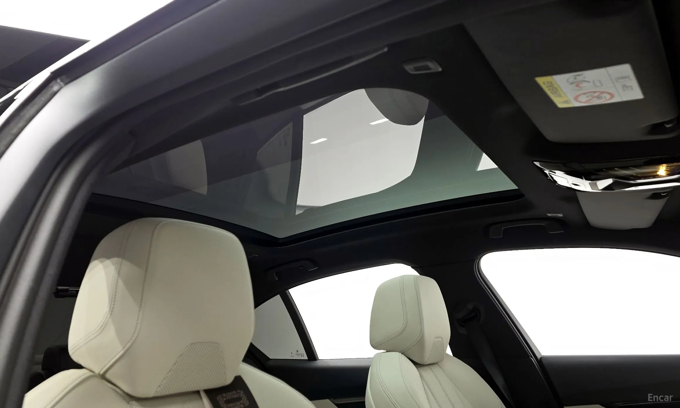 BMW 5 Series (G60) превью 18