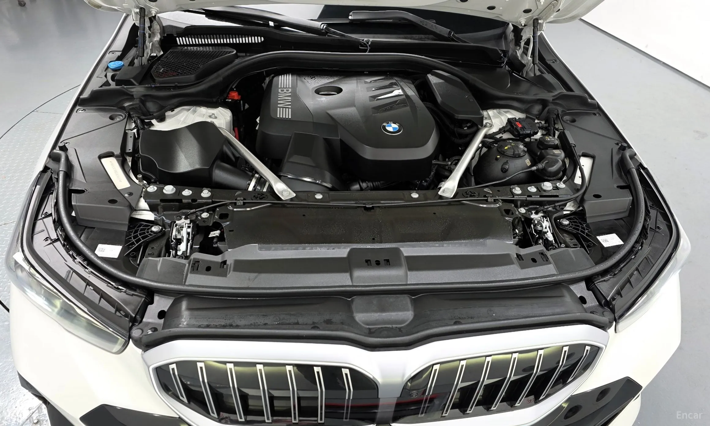 BMW 5 Series (G60) превью 6