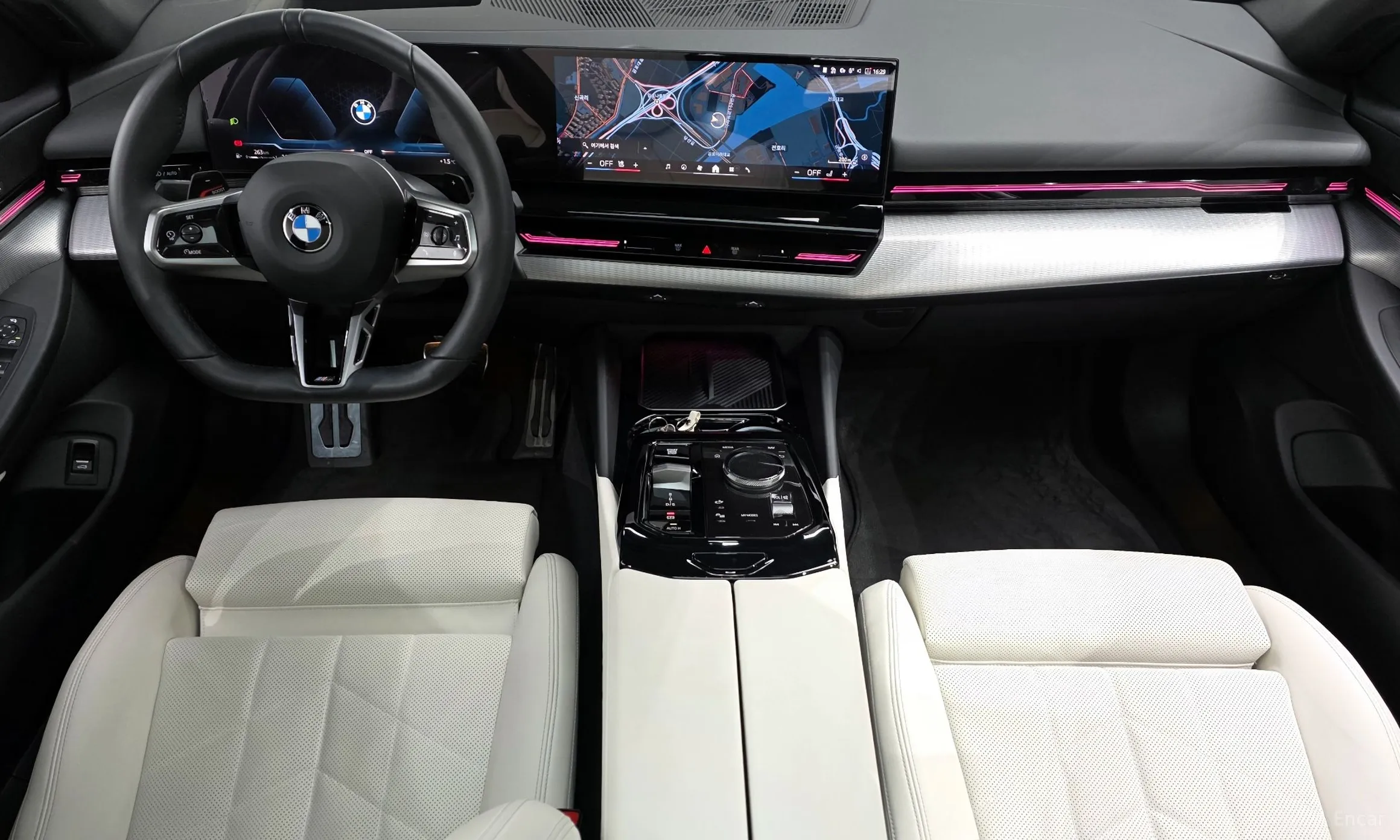BMW 5 Series (G60) превью 7