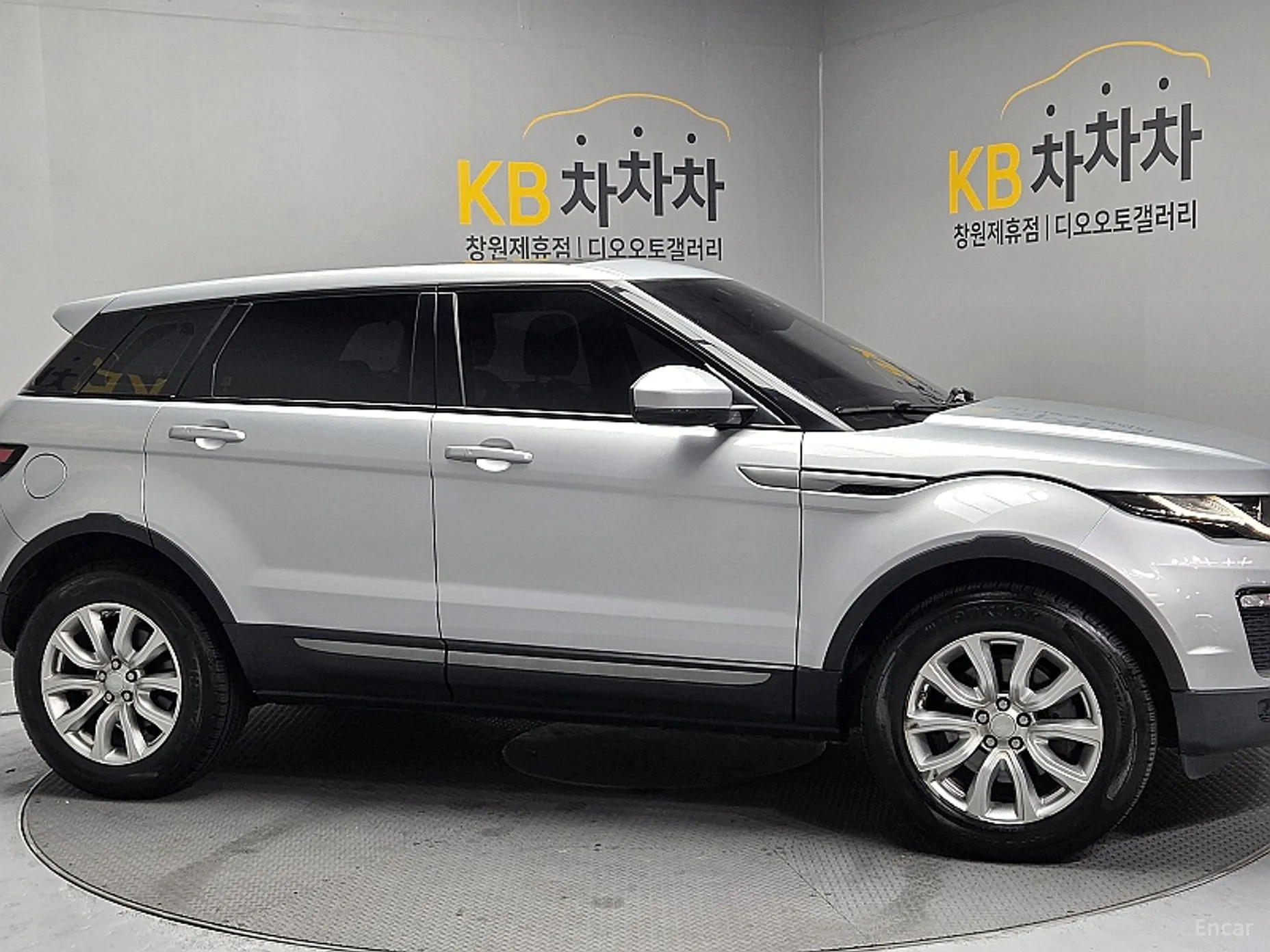 Land Rover Range Rover Evoque превью 4