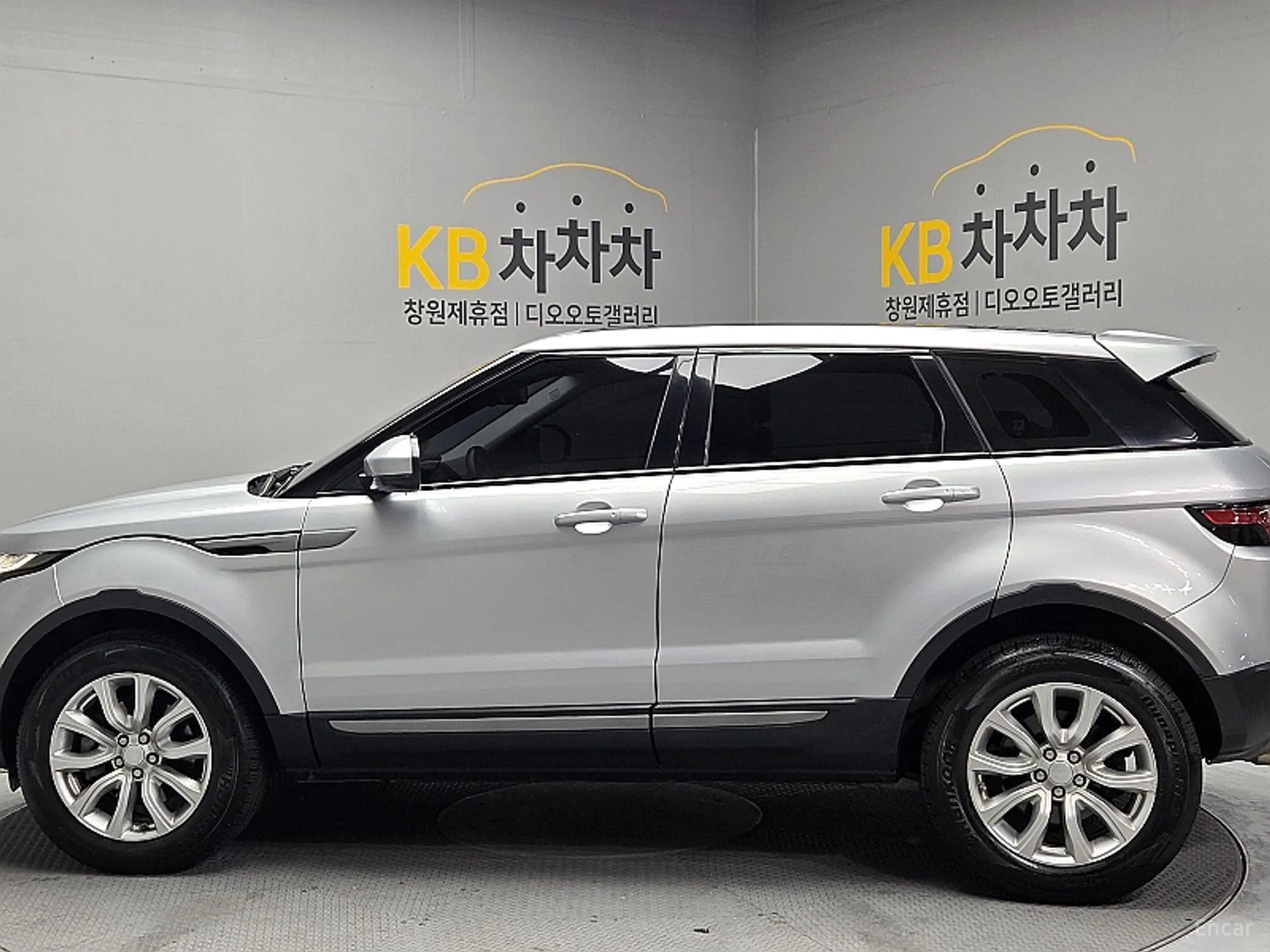 Land Rover Range Rover Evoque превью 8