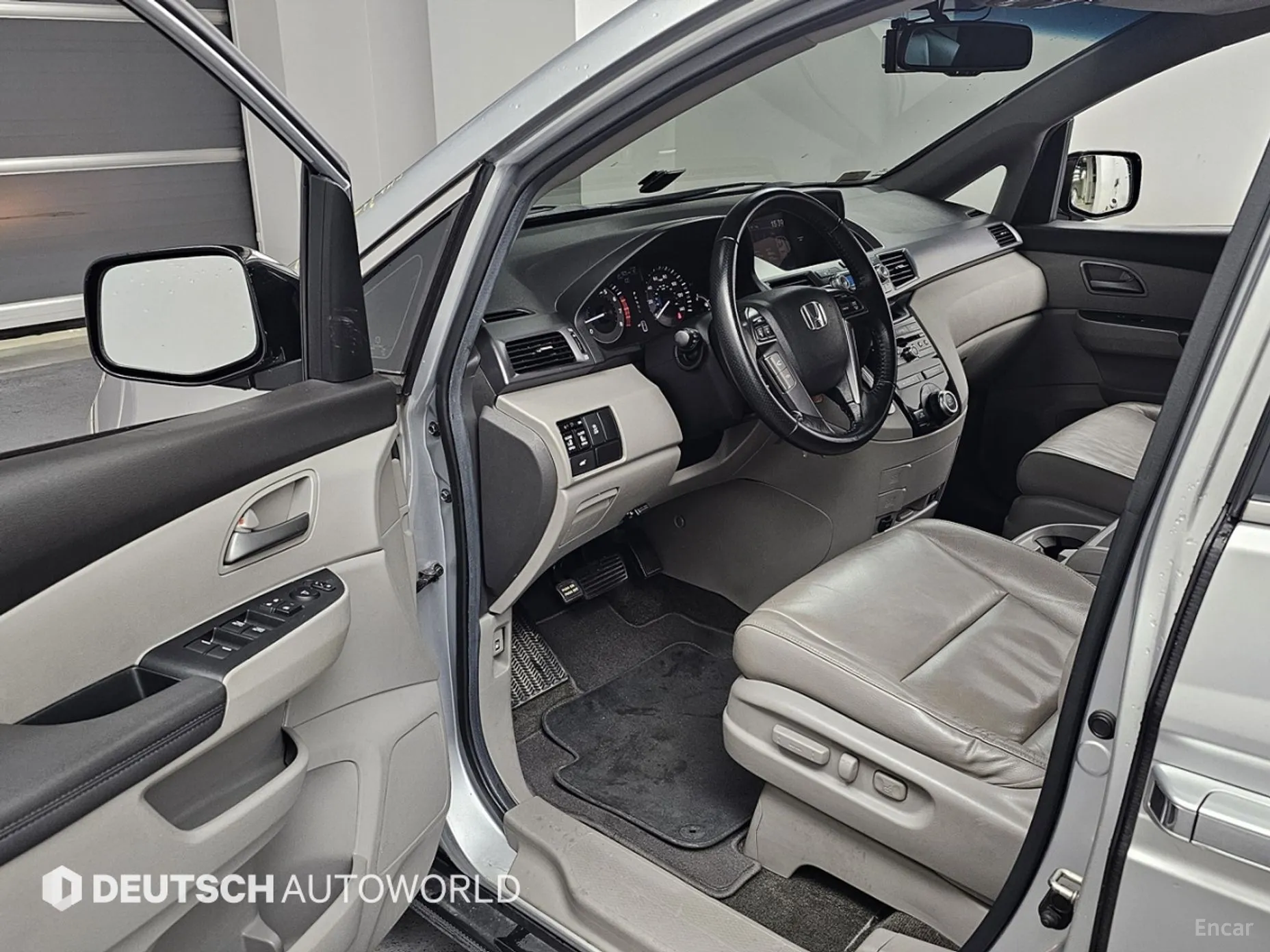 Honda Odyssey превью 11