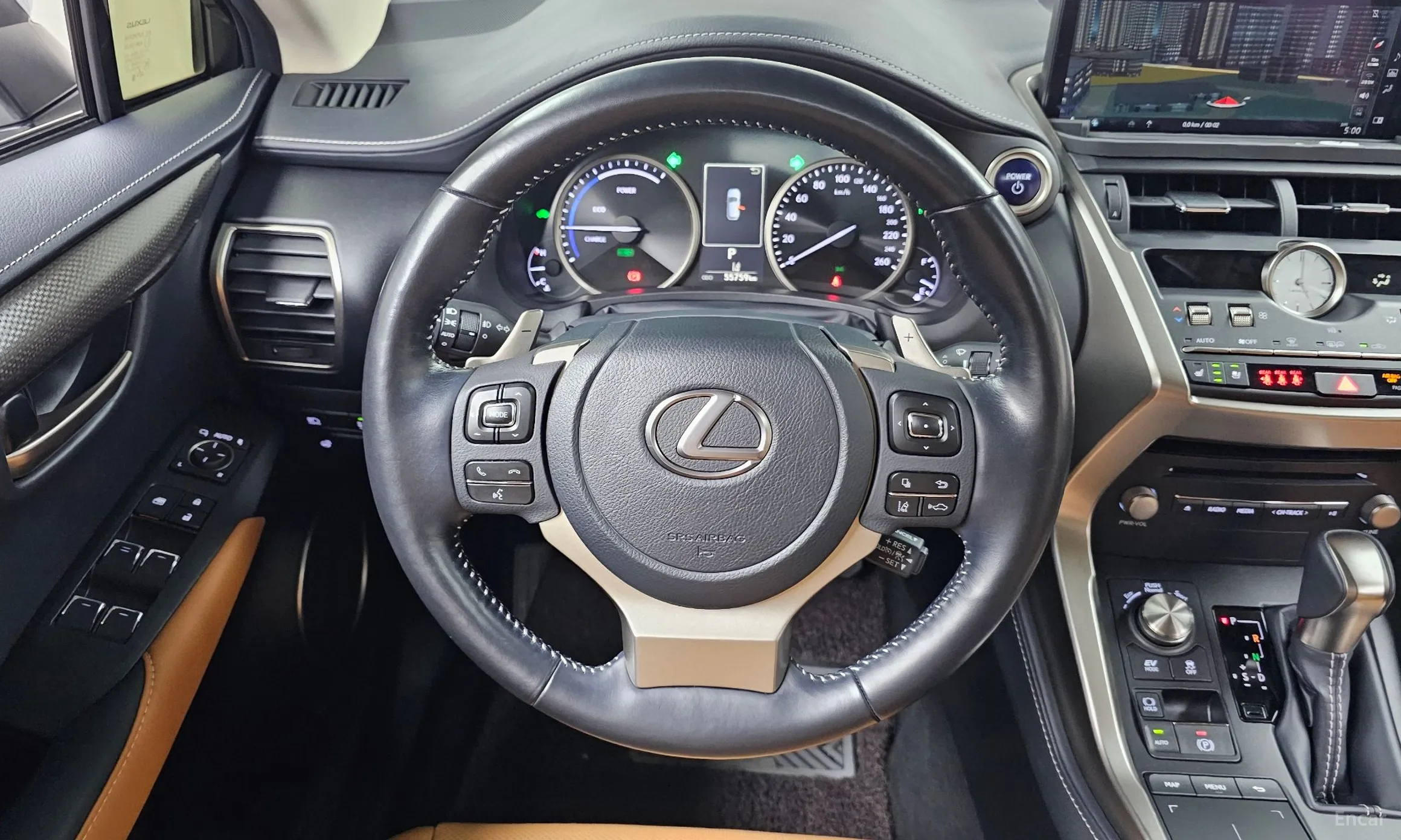 Lexus NX300h превью 13