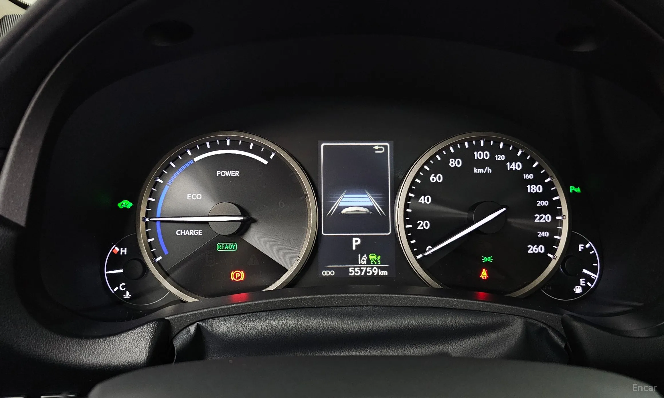 Lexus NX300h превью 8