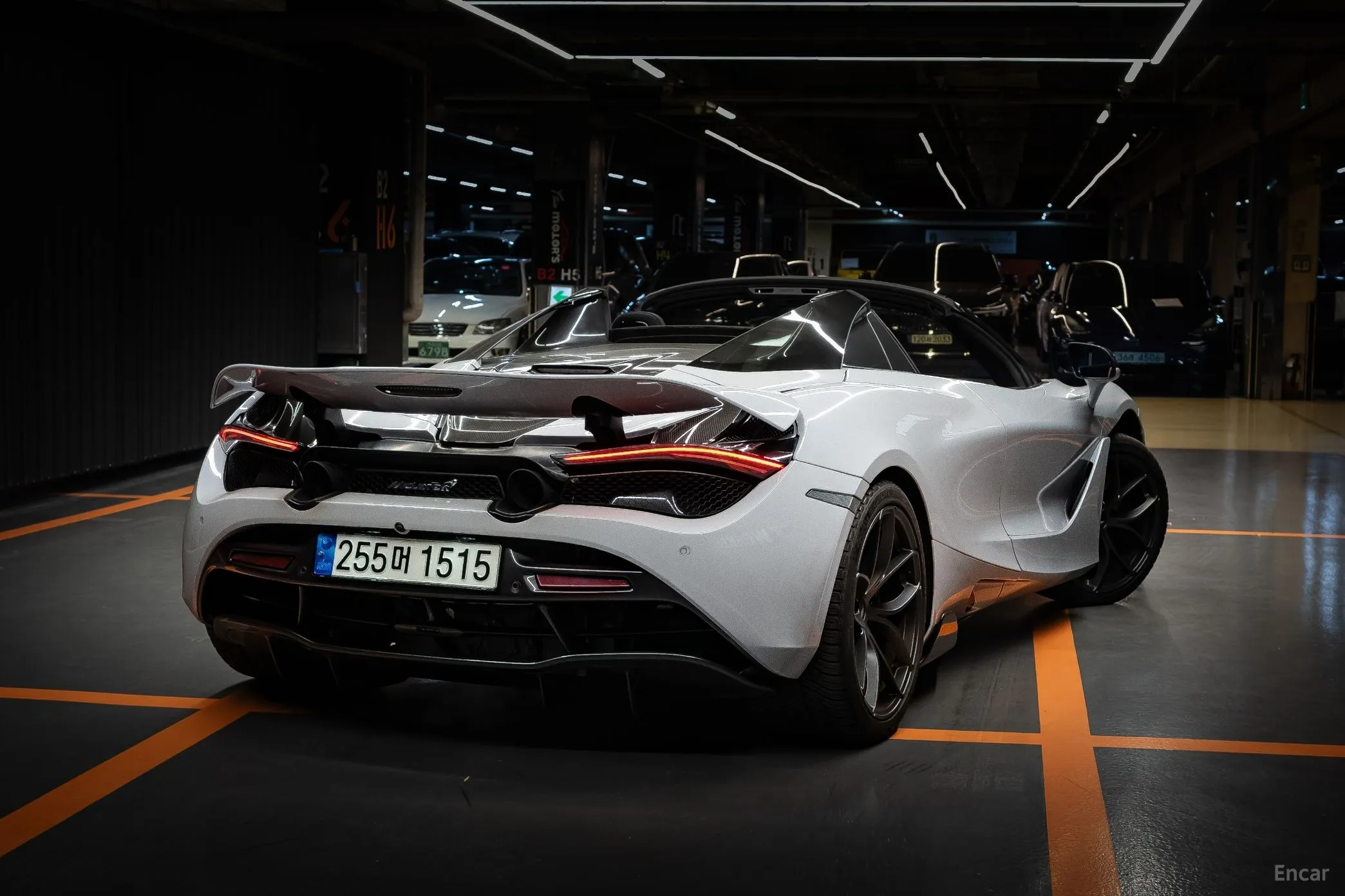 McLaren 720S превью 4