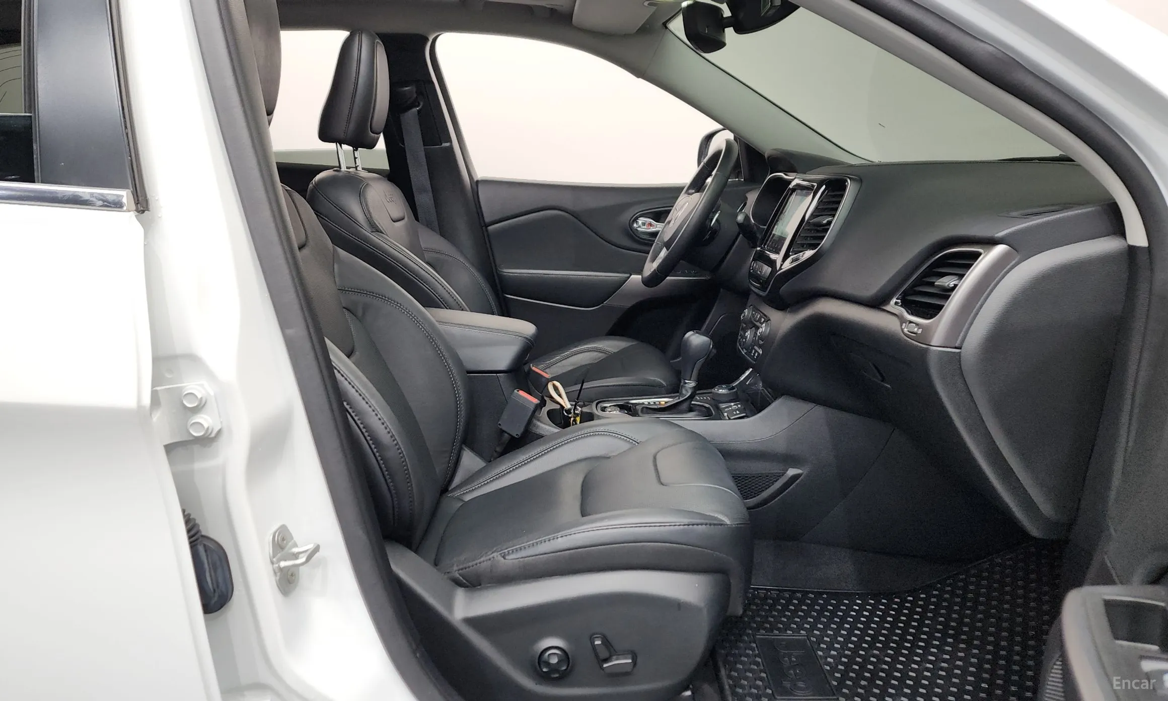 Jeep Cherokee (KL) превью 11