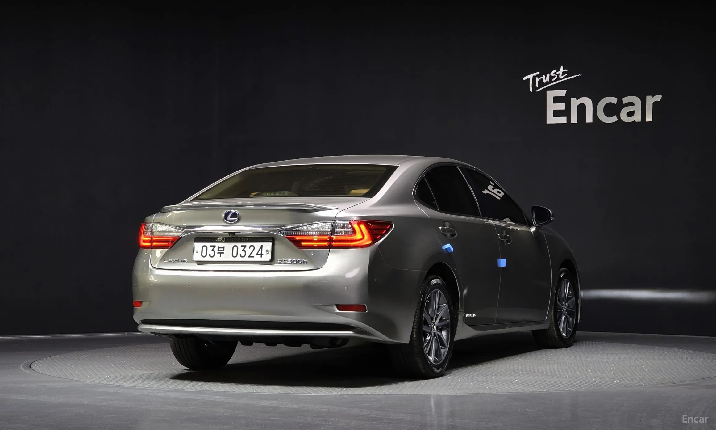 Lexus New ES300h превью 2
