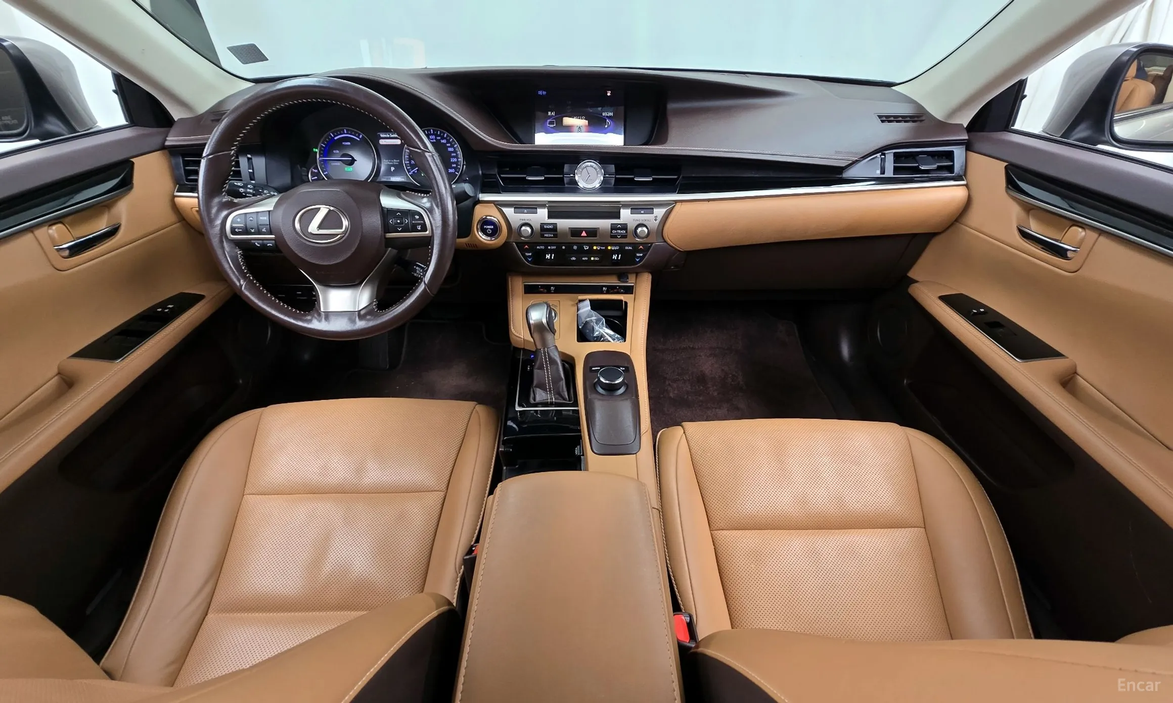 Lexus New ES300h превью 7