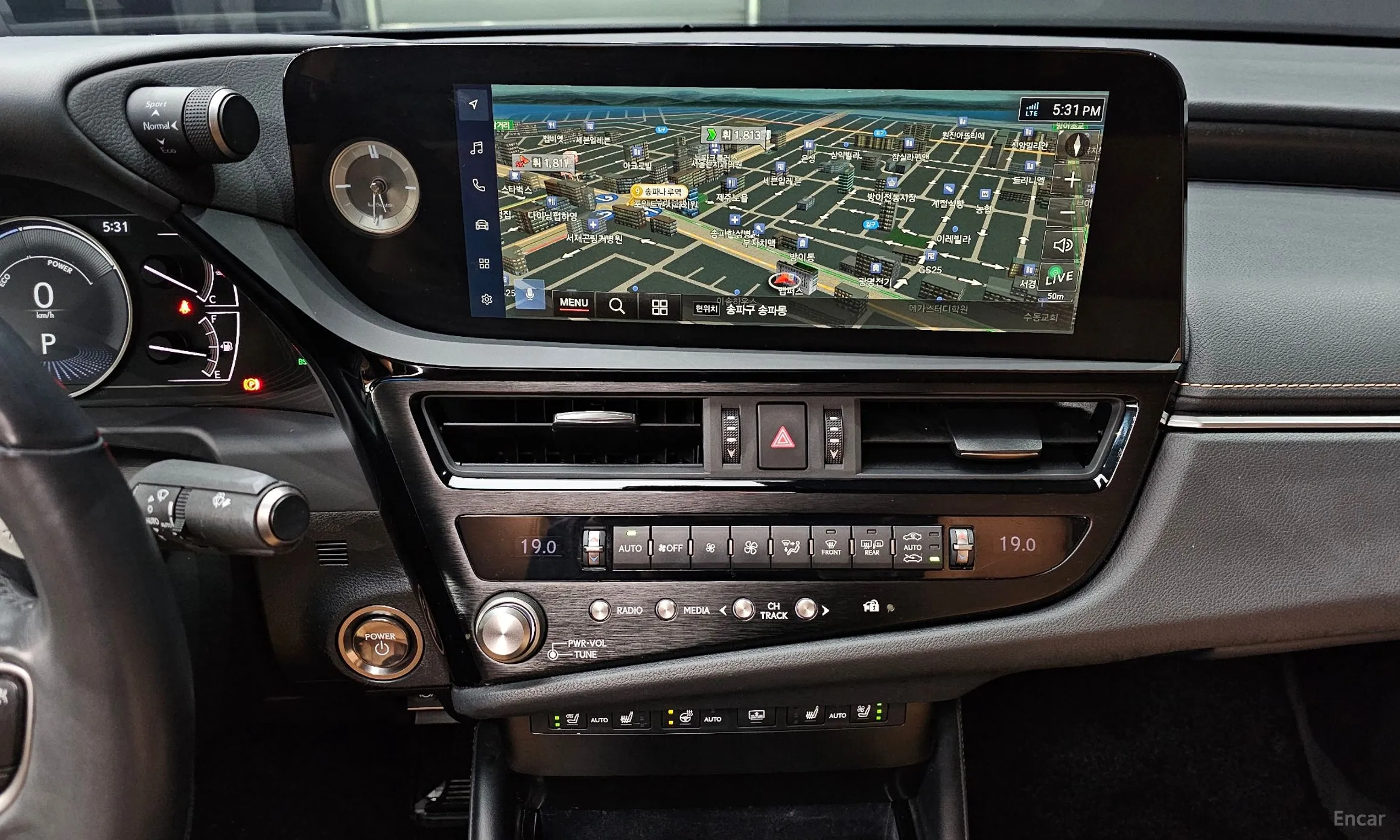 Lexus ES300h 7th Generation превью 18
