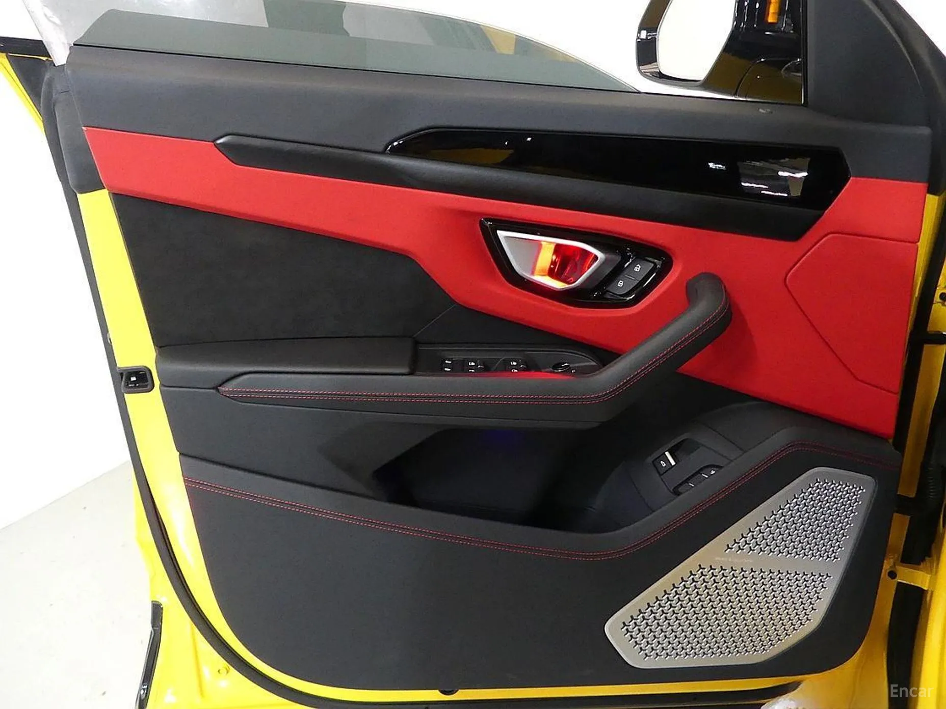 Lamborghini Urus превью 11