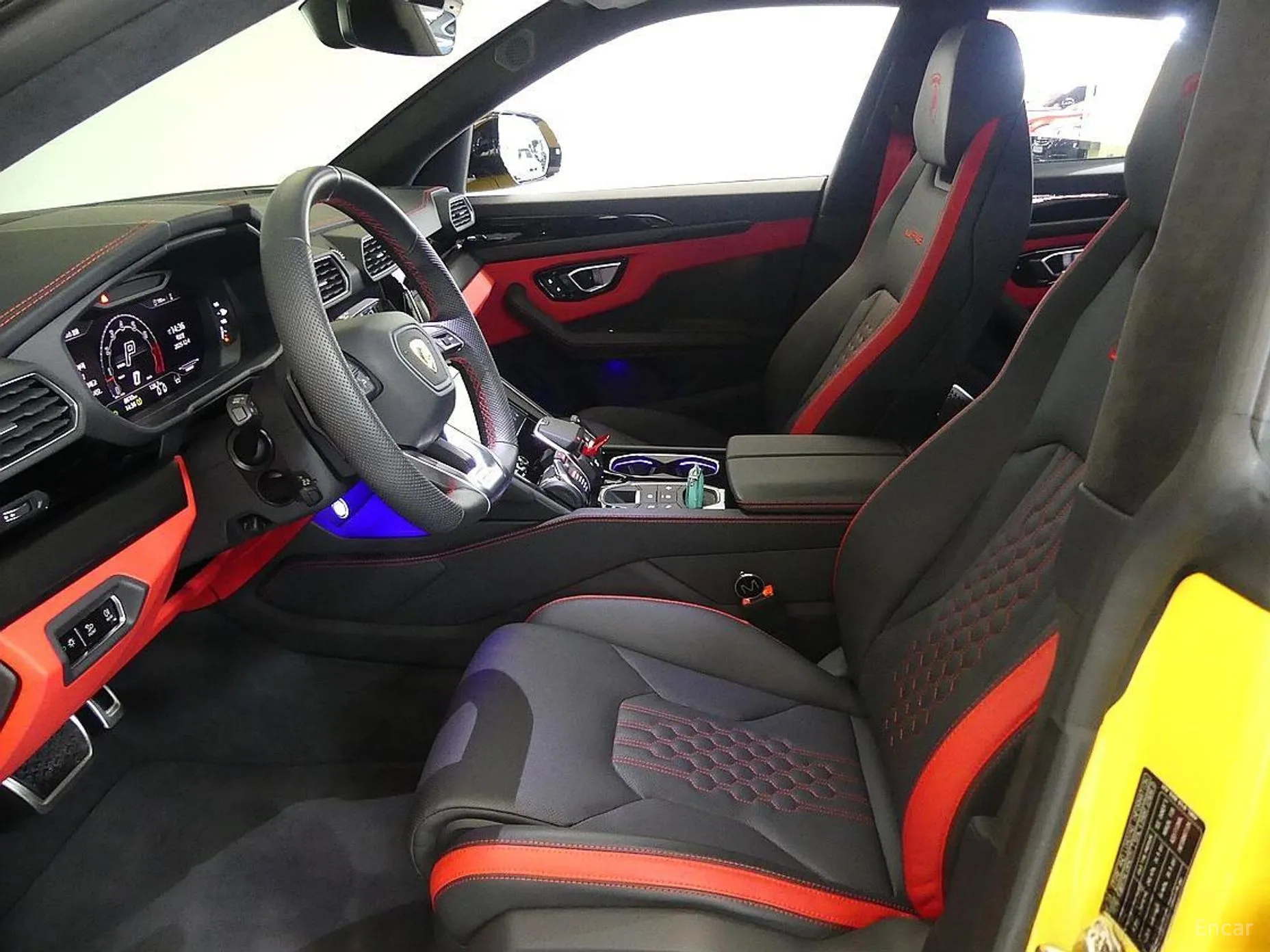 Lamborghini Urus превью 8