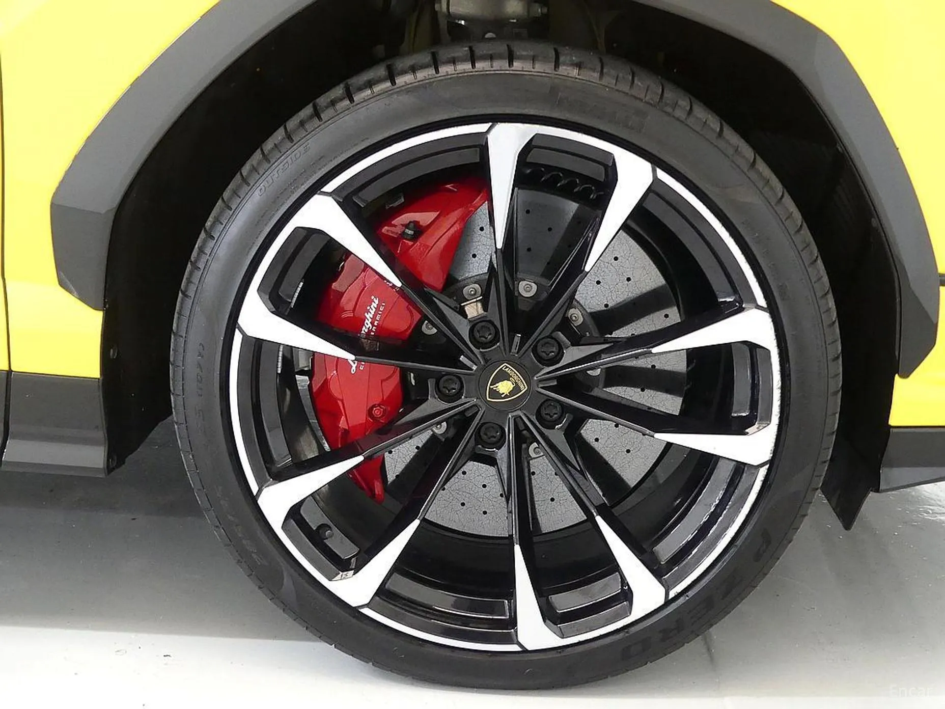 Lamborghini Urus превью 9