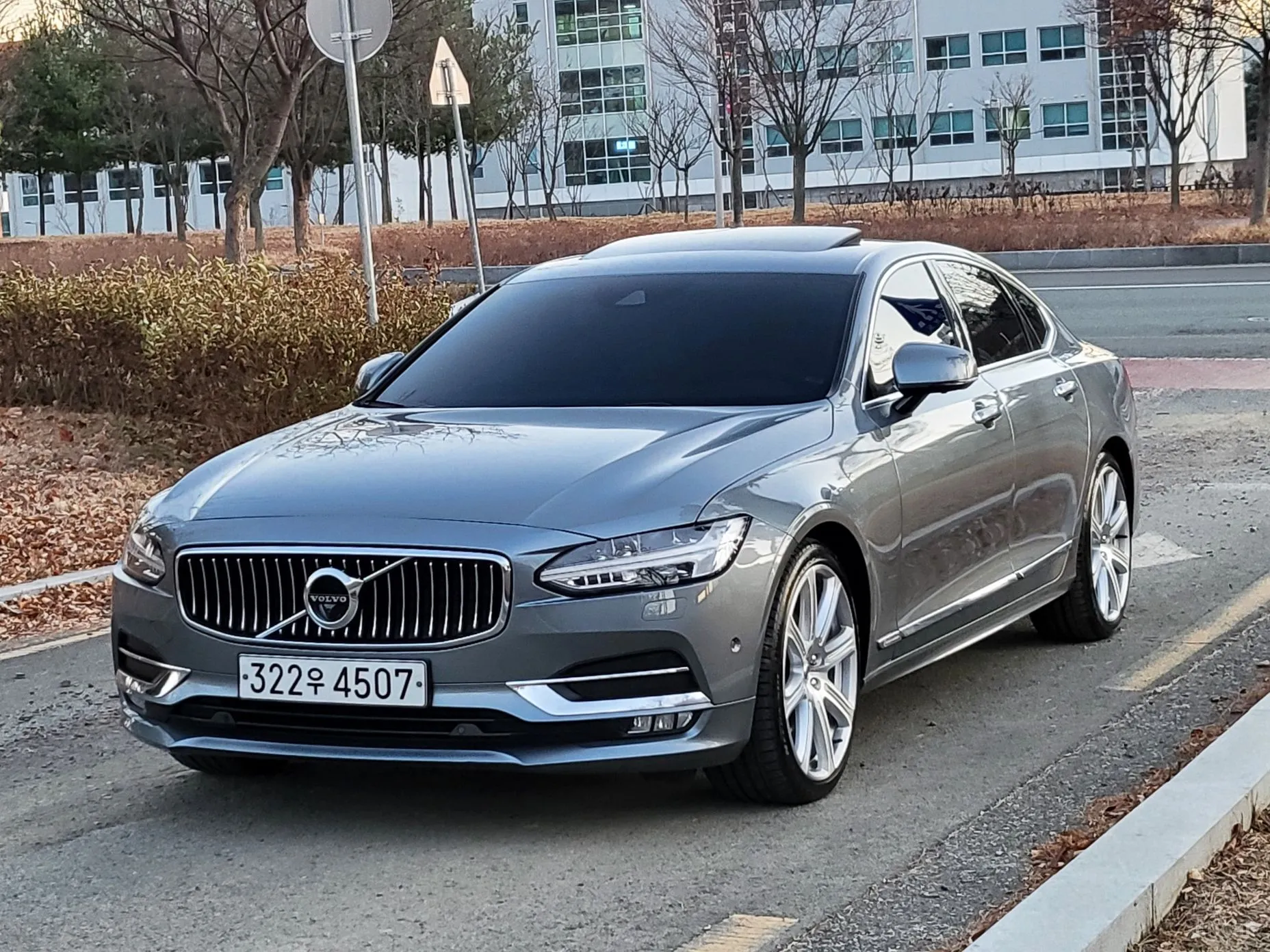 Volvo S90